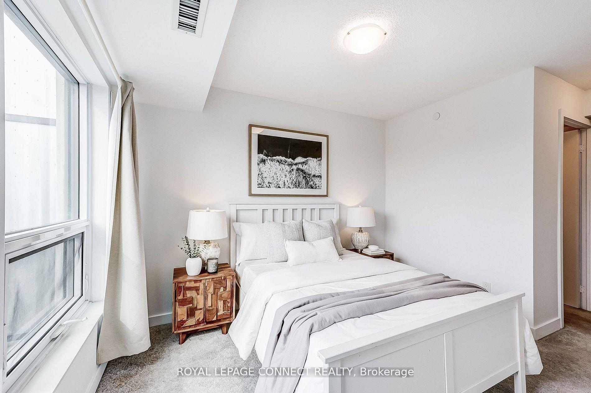 1 Bedroom Condo at 8 Trent, Toronto For sale