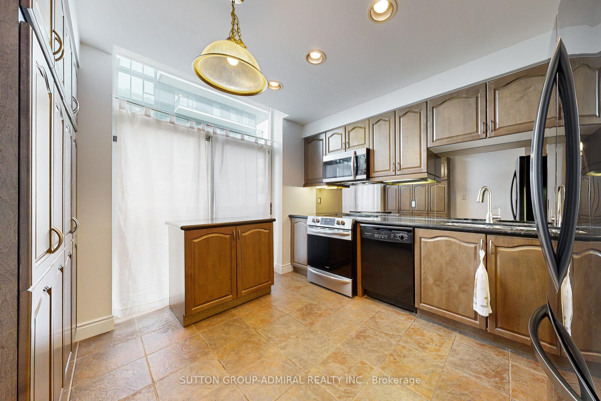 2 Bedrooms Condo at 1101 Leslie, Toronto For sale