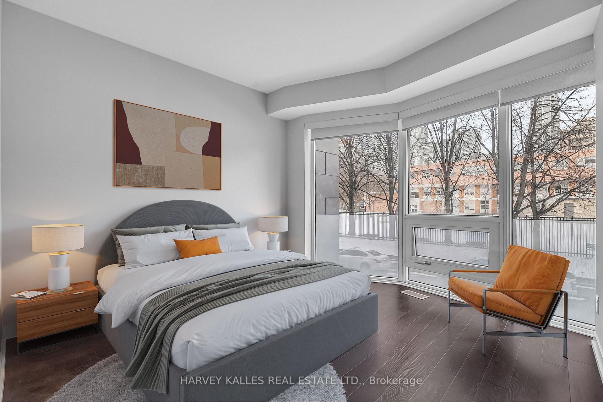 4 Bedrooms Condo at 85 Wood, Toronto For sale