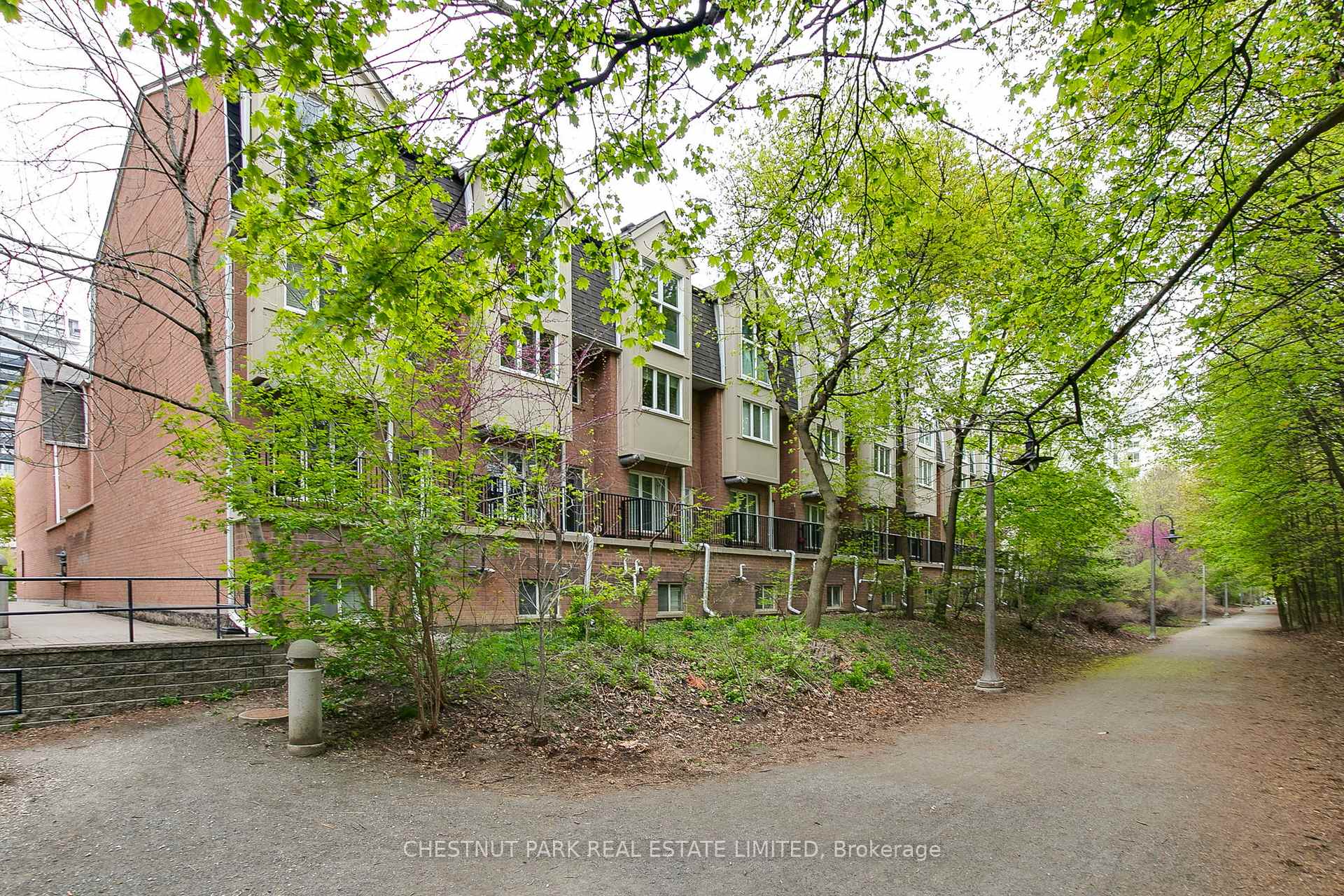 4 Bedrooms Condo at 151 Merton, Toronto For sale