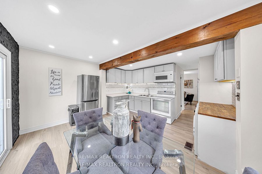 8 Maple Street