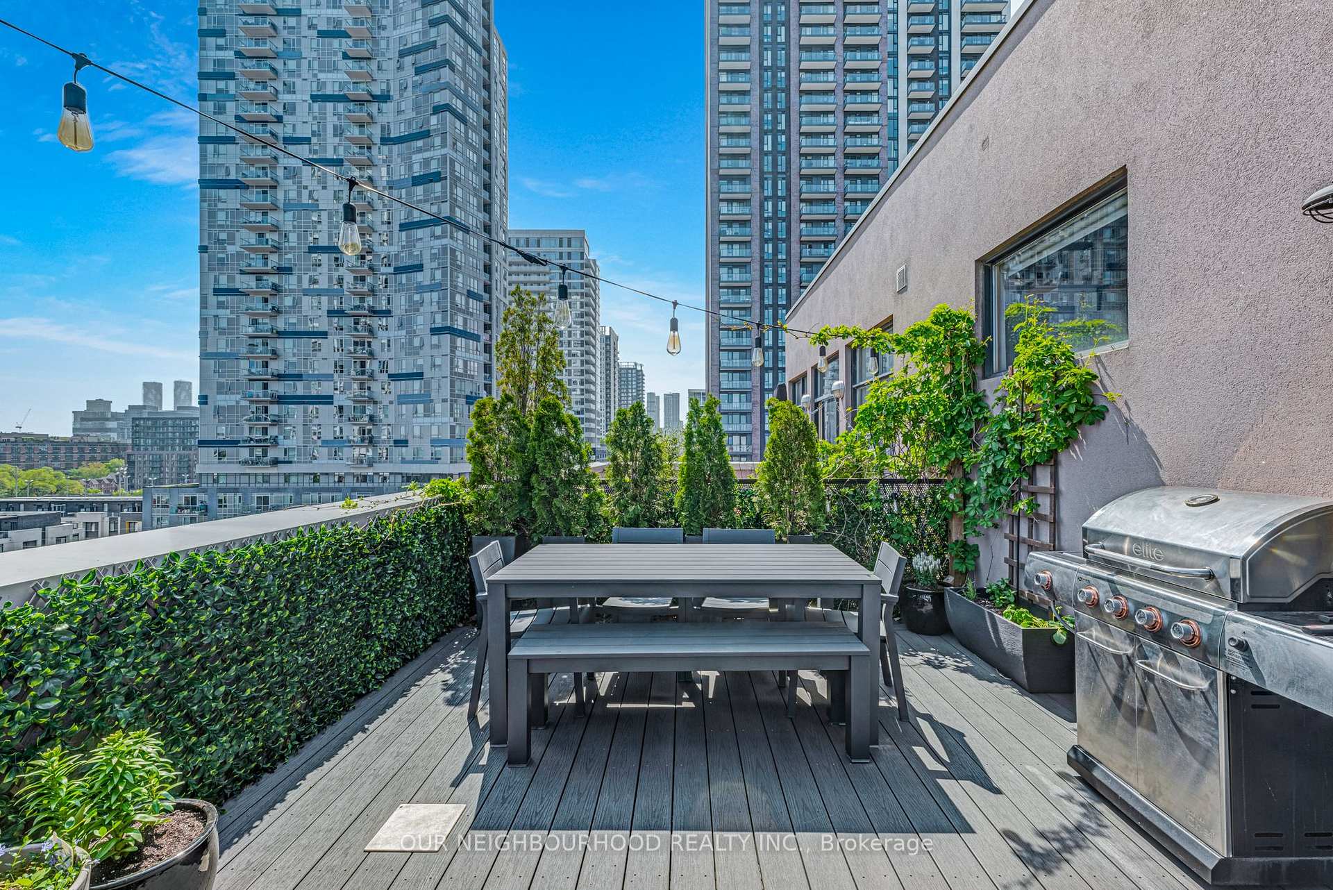 2 Bedrooms Condo at 736 Dundas, Toronto For sale