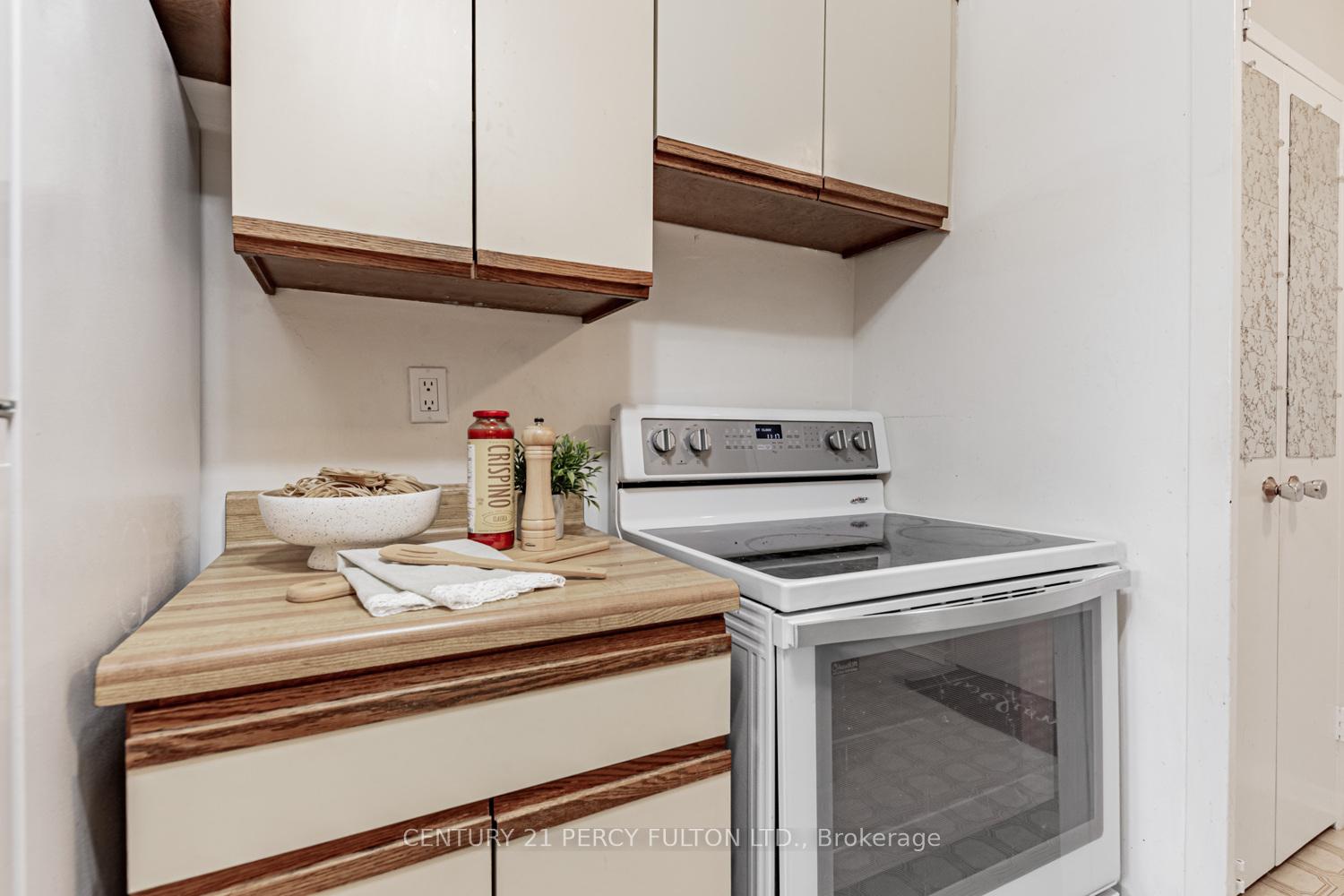1 Bedroom Condo at 3311 Kingston, Toronto For sale