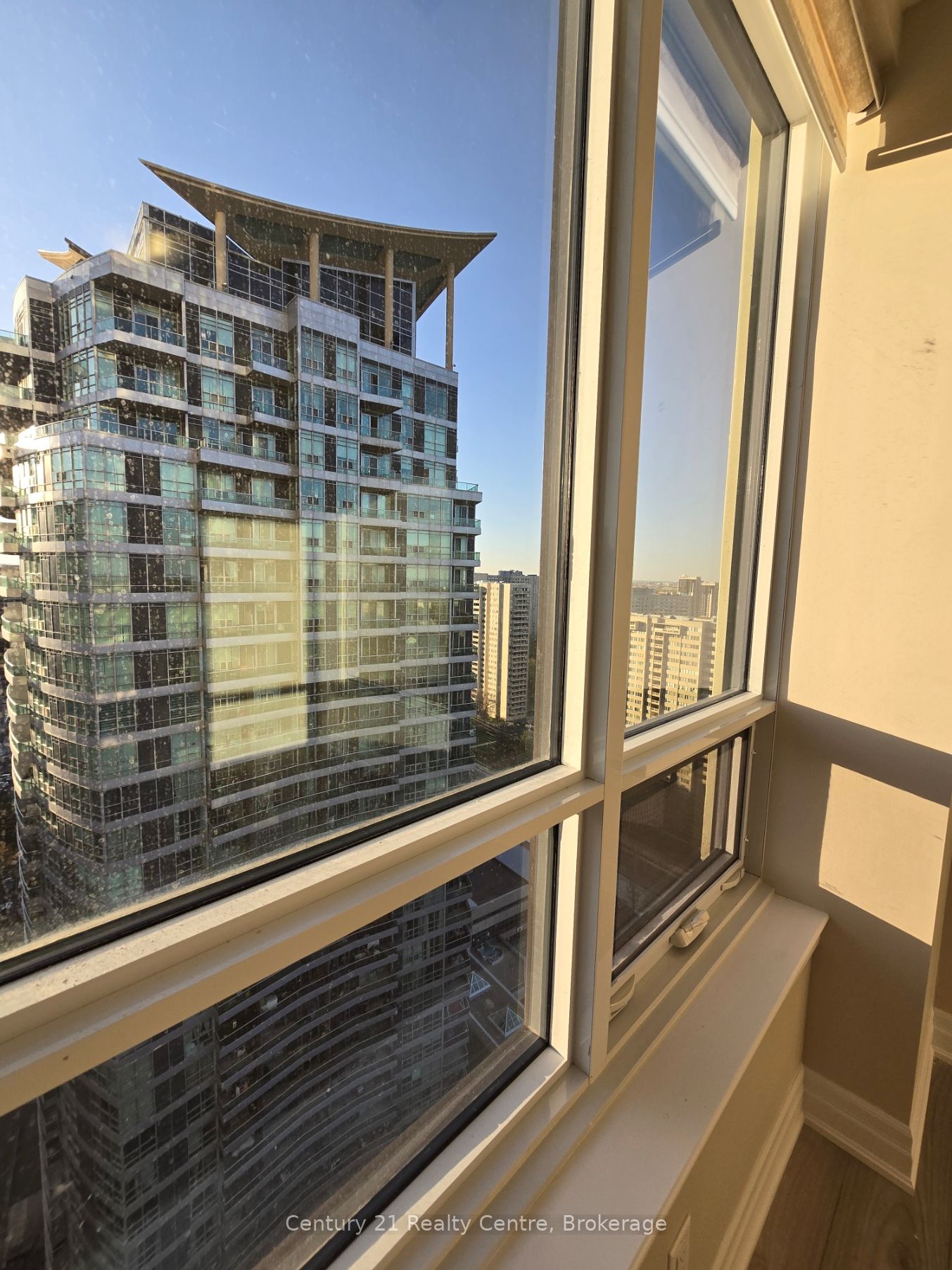 30 Elm Drive, #2002