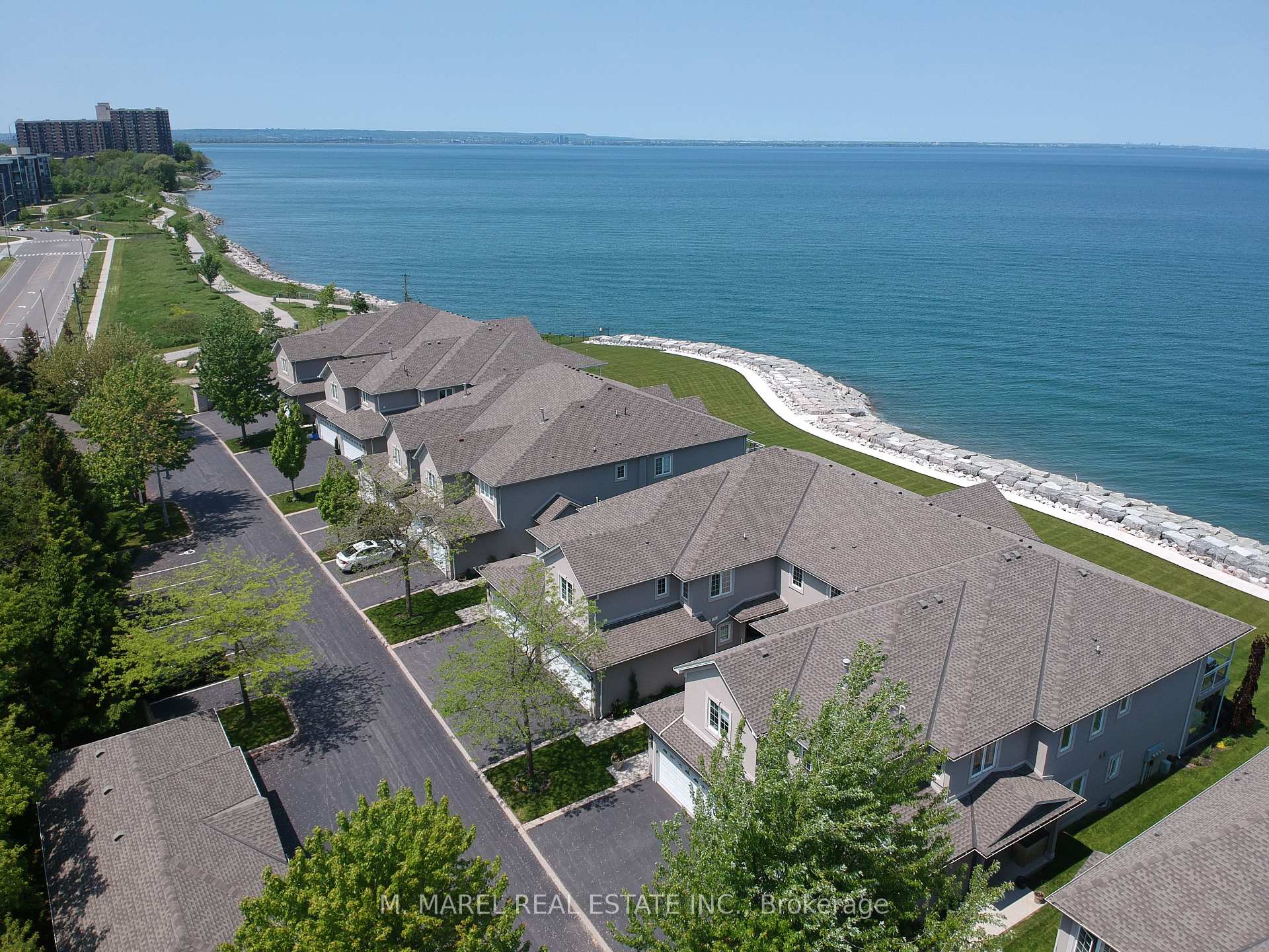 4 Bedrooms Condo at 484 Millen, Hamilton For sale