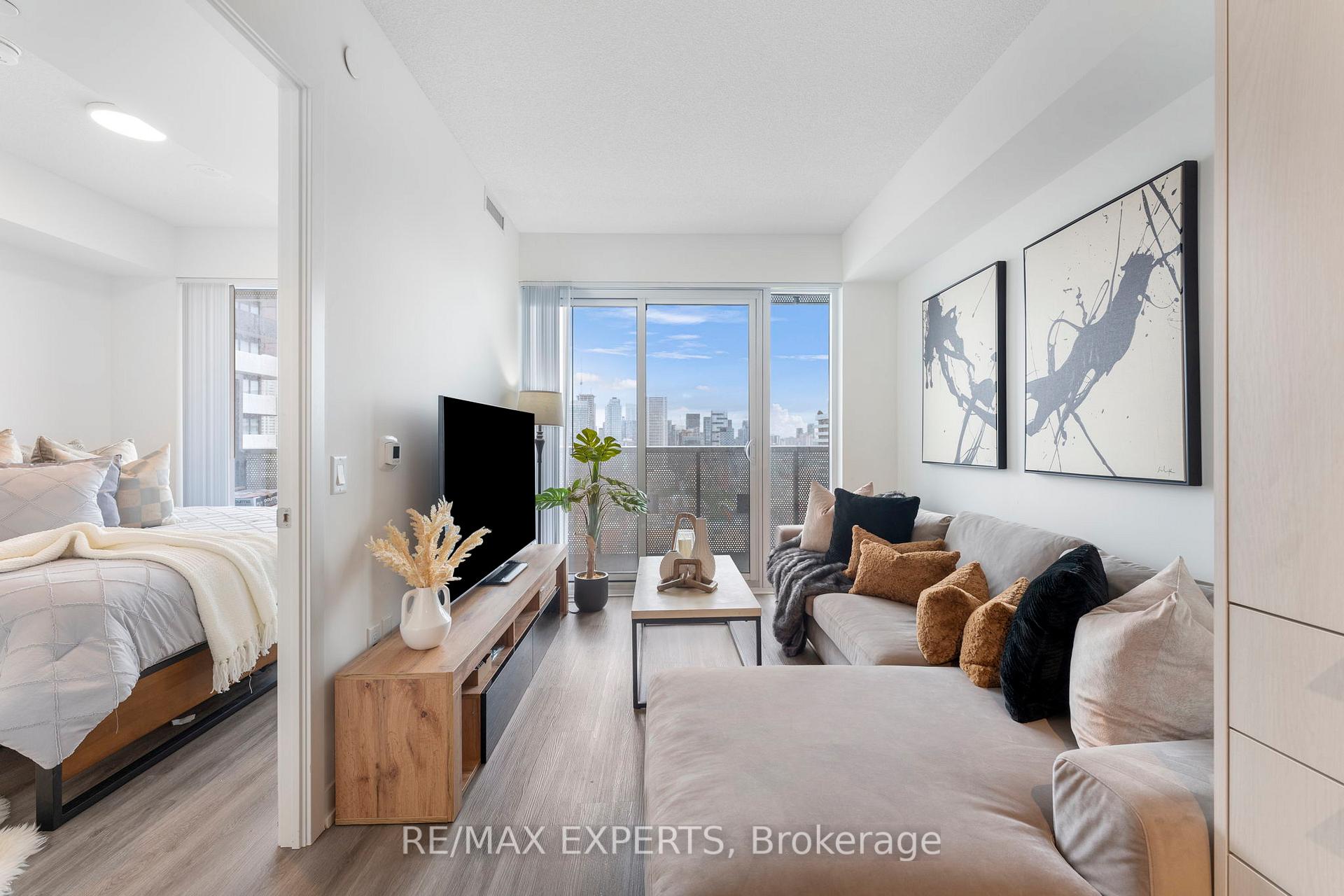 2 Bedrooms Condo at 138 Downes, Toronto For sale
