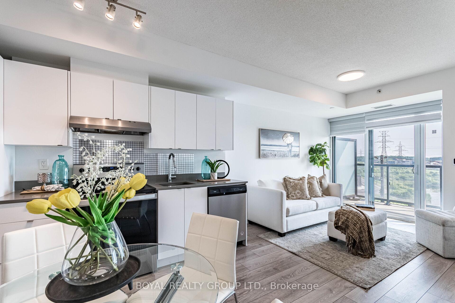 2 Bedrooms Condo at 3200 Dakota Common, Burlington For sale