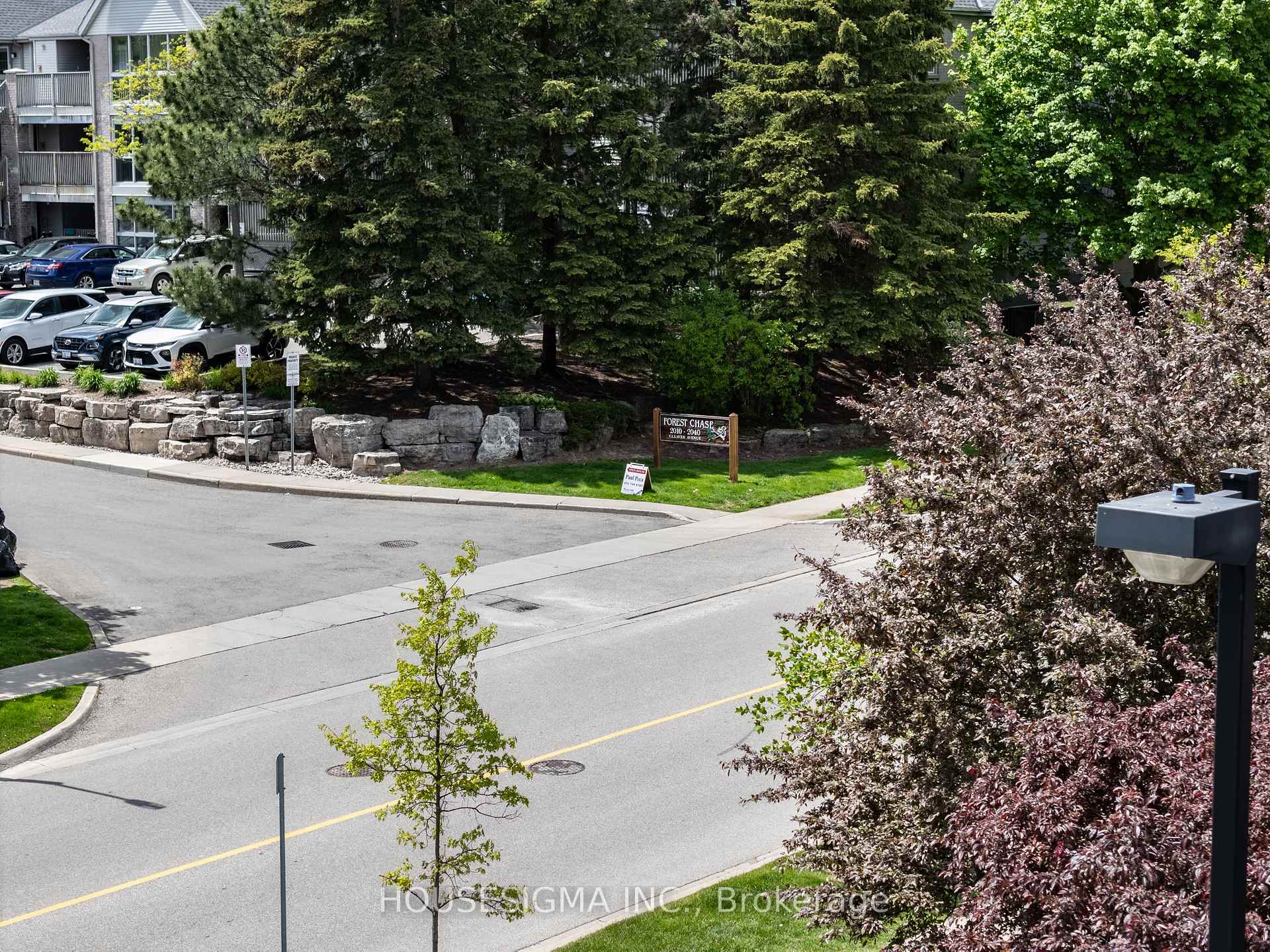 2 Bedrooms Condo at 2010 Cleaver, Burlington For sale