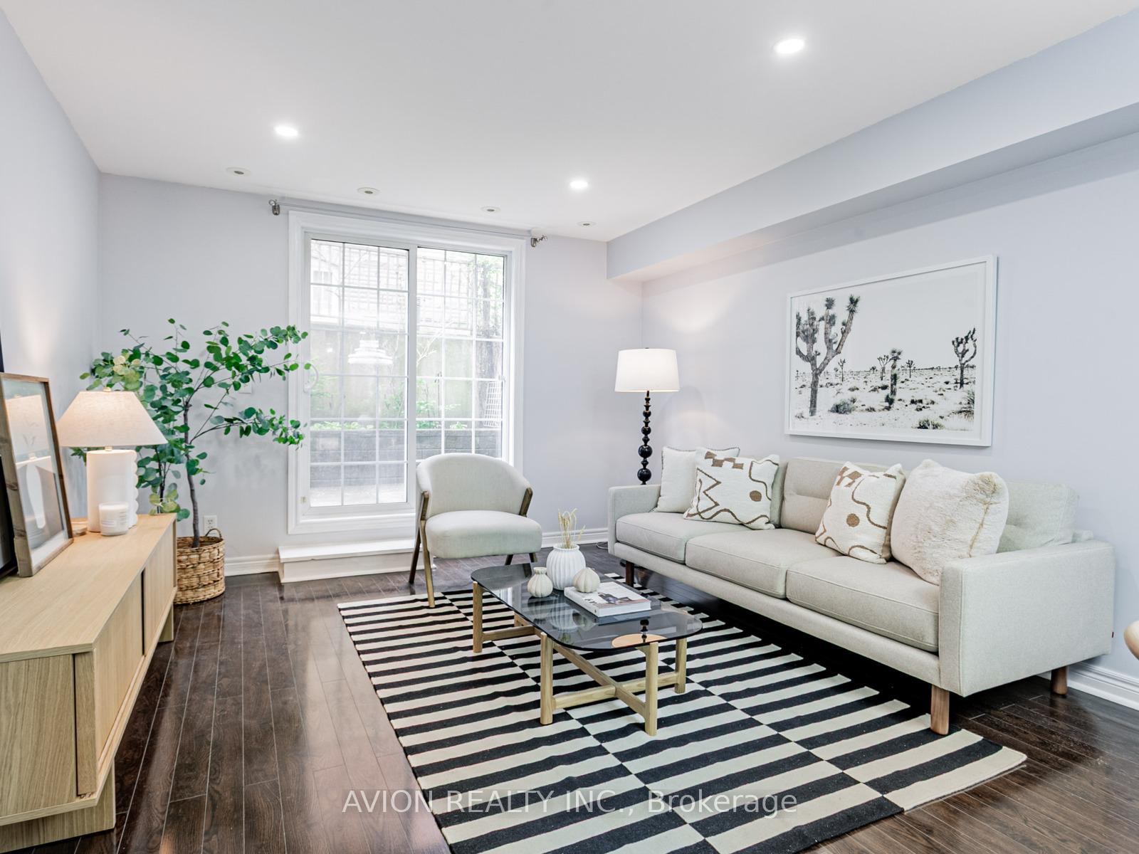 3 Bedrooms Condo at 45 Cedarcroft, Toronto For sale