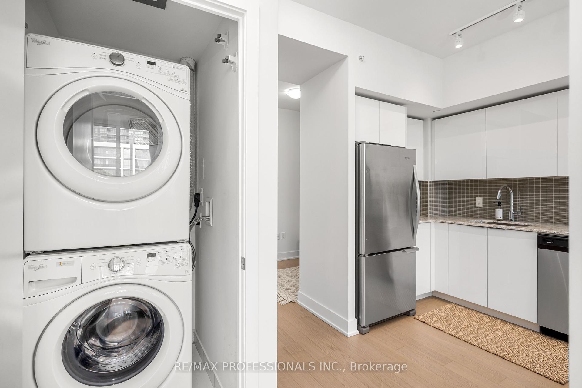 2 Bedrooms Condo at 20 Shore Breeze, Toronto For sale