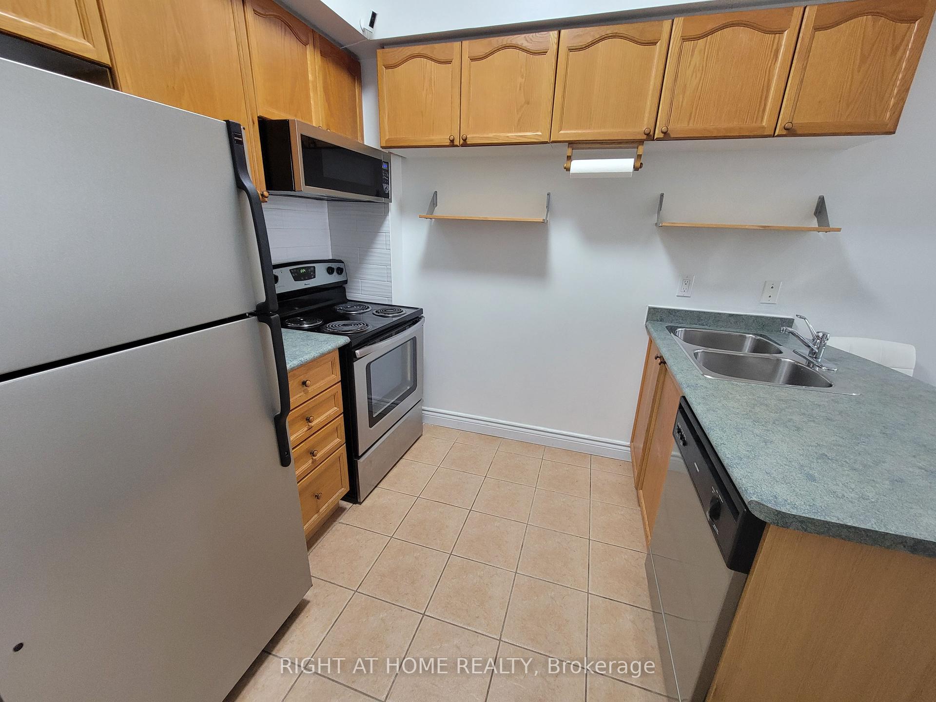 1 Bedroom Condo at 625 Shoreline, Mississauga For sale