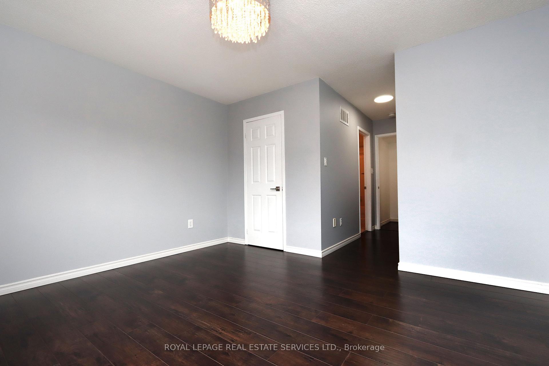 4 Bedrooms Condo at 1168 Arena, Mississauga For sale