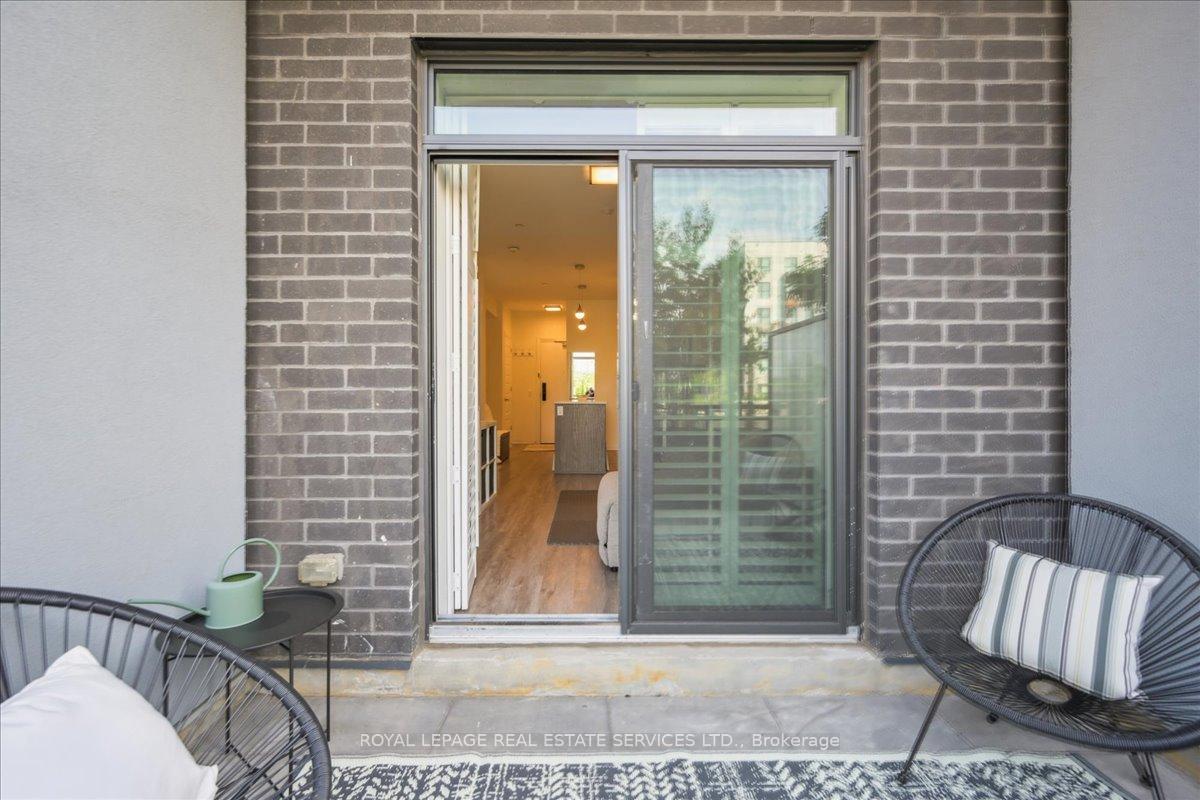 2 Bedrooms Condo at 95 DUNDAS, Oakville For sale