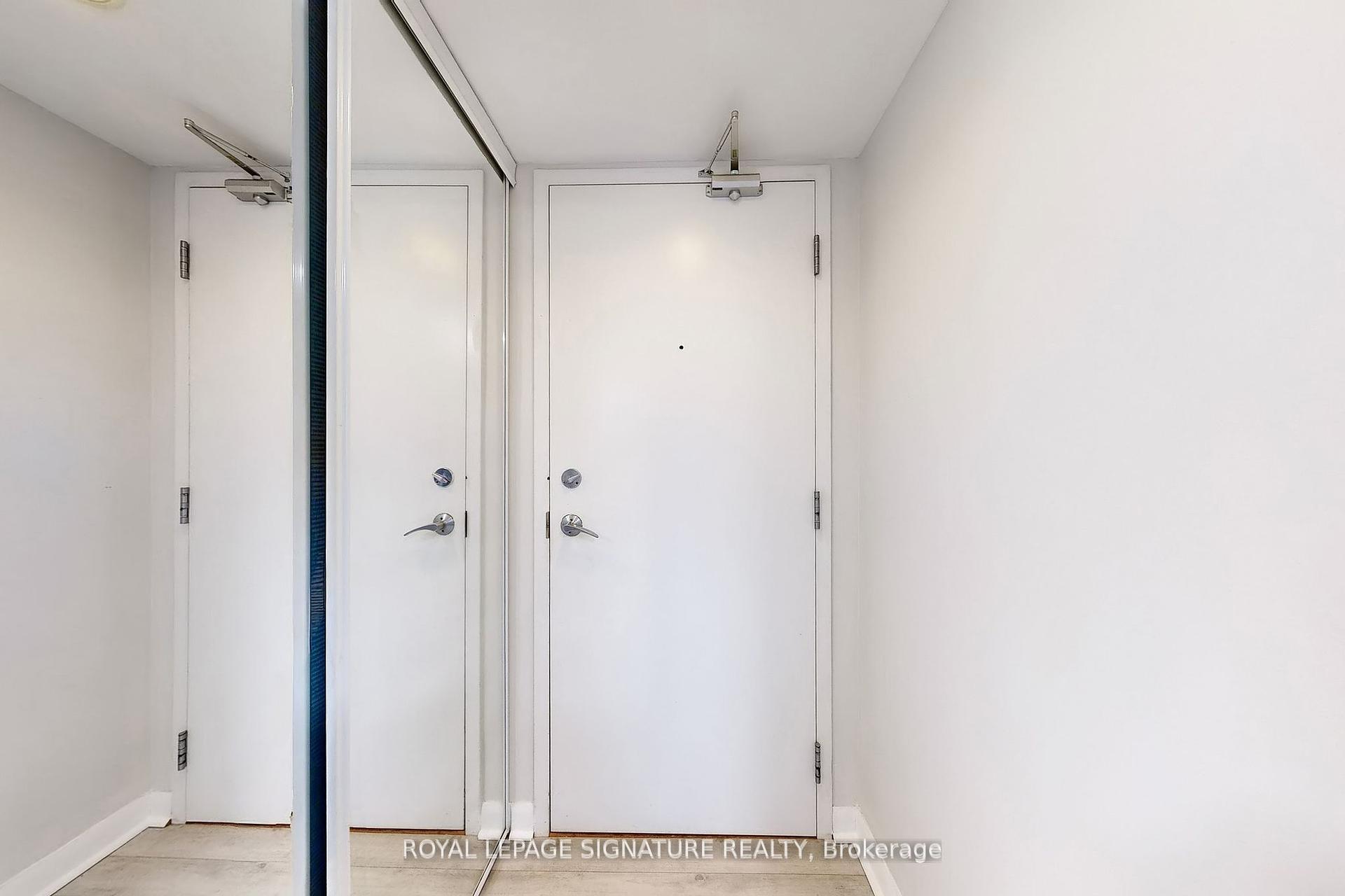 2 Bedrooms Condo at 600 Fleet, Toronto For sale