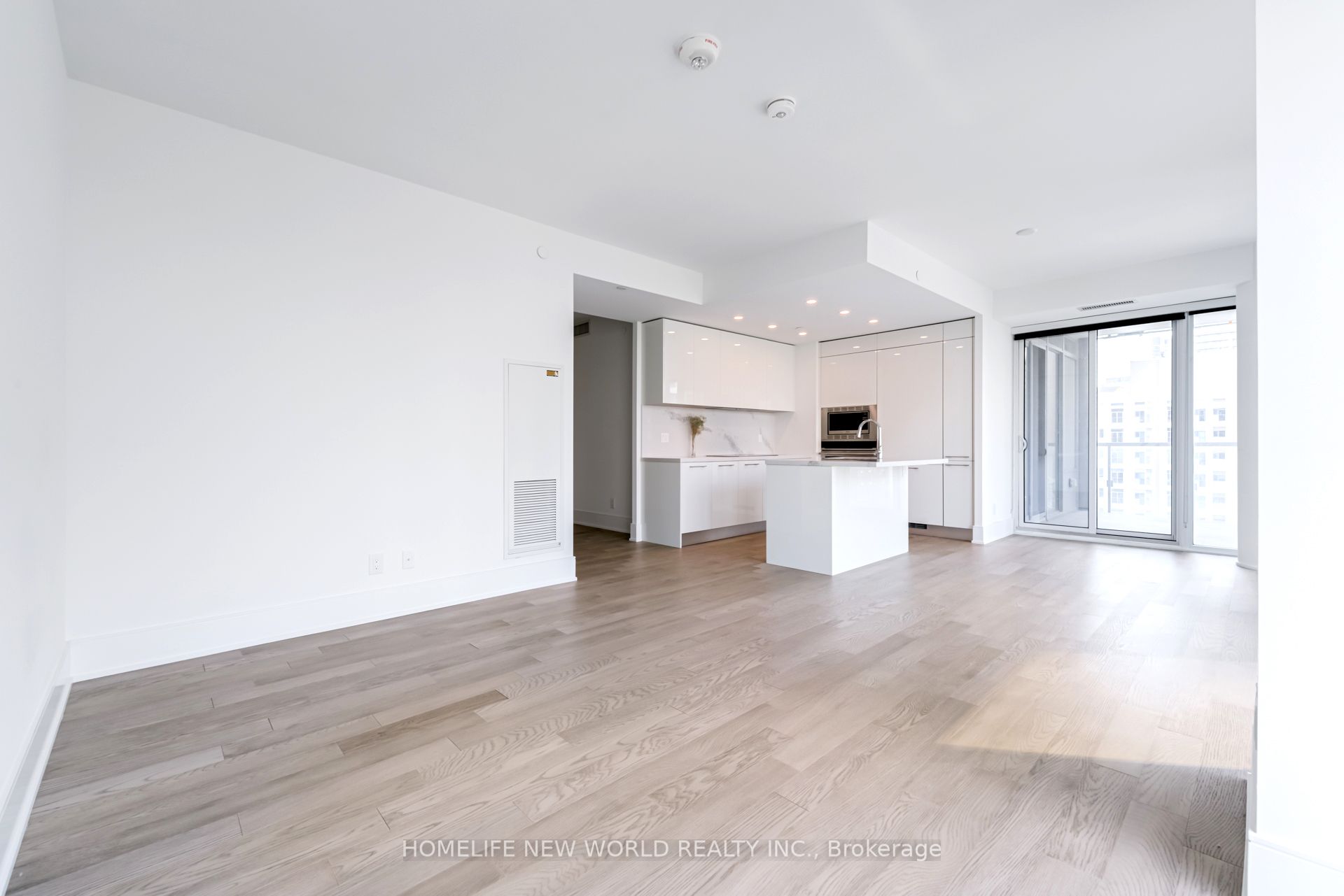1 Gloucester Street, #915