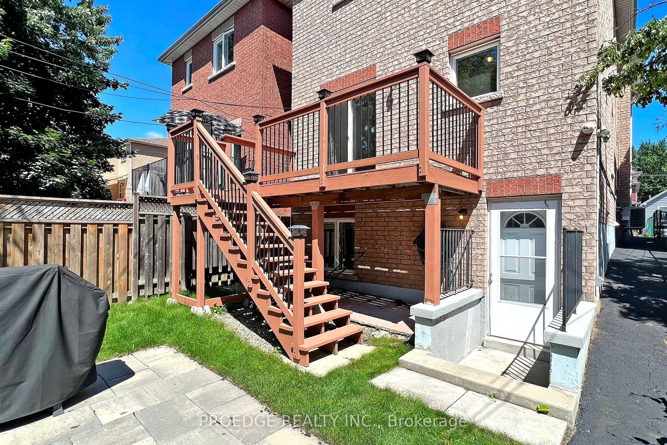 26 Aylesworth Avenue