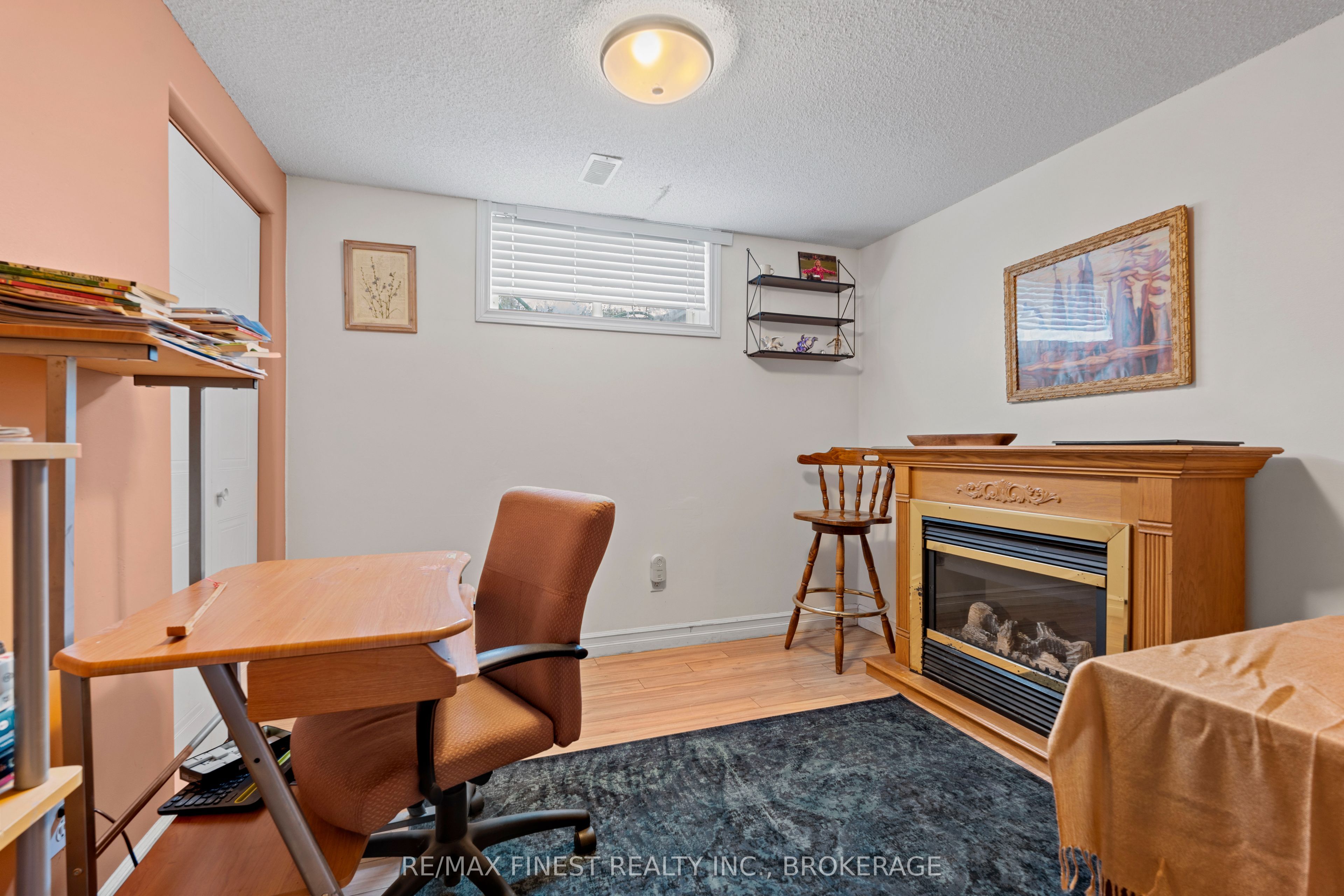 688 PARKSIDE Crescent