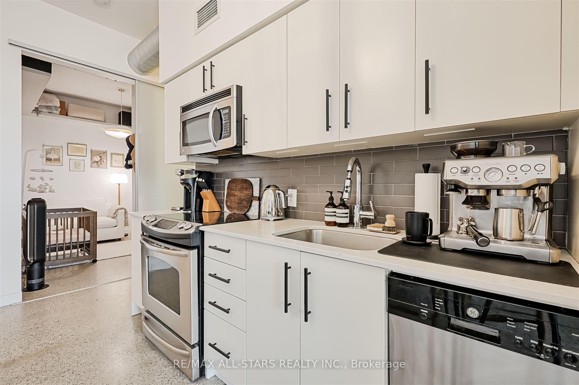 2 Bedrooms Condo at 510 King, Toronto For sale