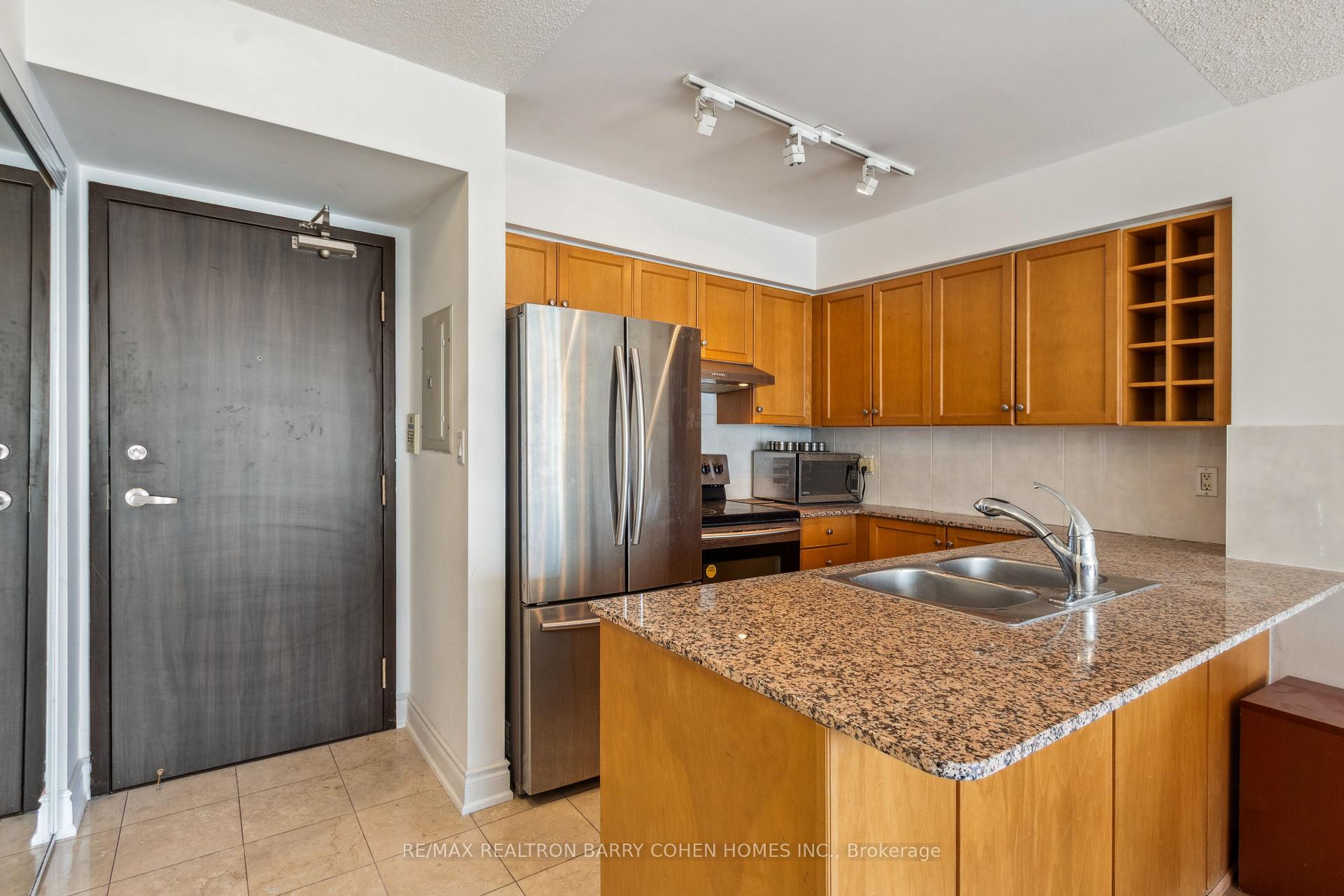 1 Bedroom Condo at 210 Victoria, Toronto For sale