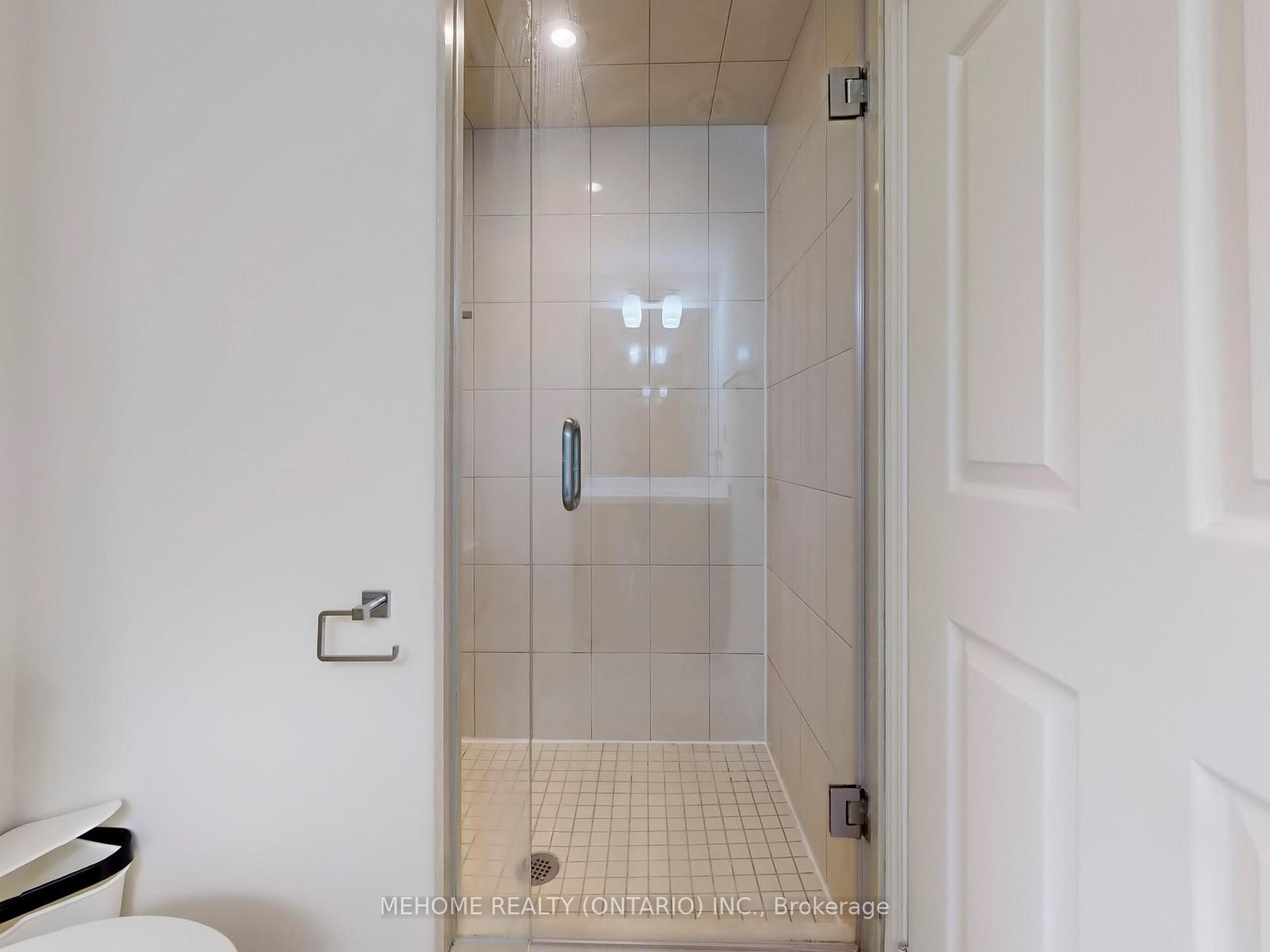 3 Bedrooms Condo at 7 Brighton, Vaughan For sale