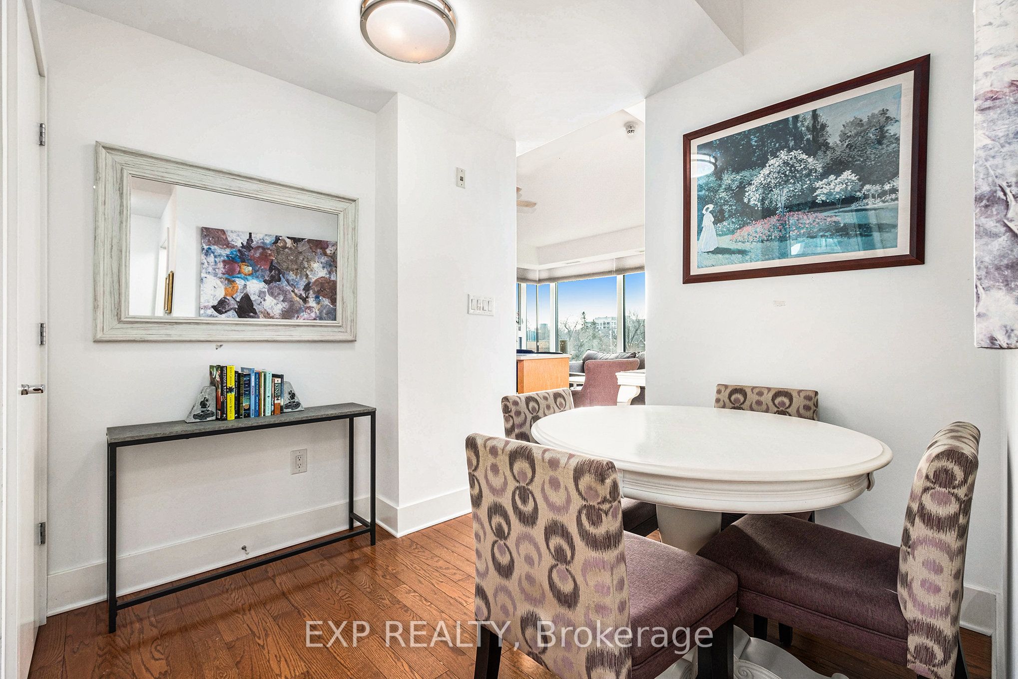101 Richmond Road, #406