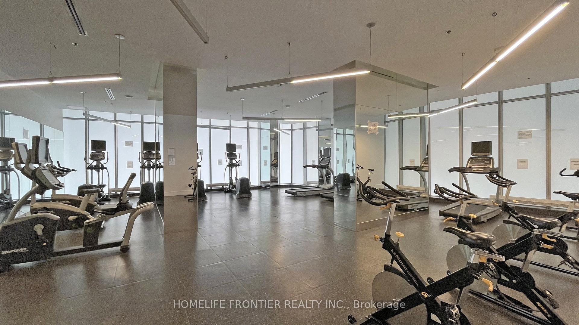 2 Bedrooms Condo at 12 York, Toronto For sale