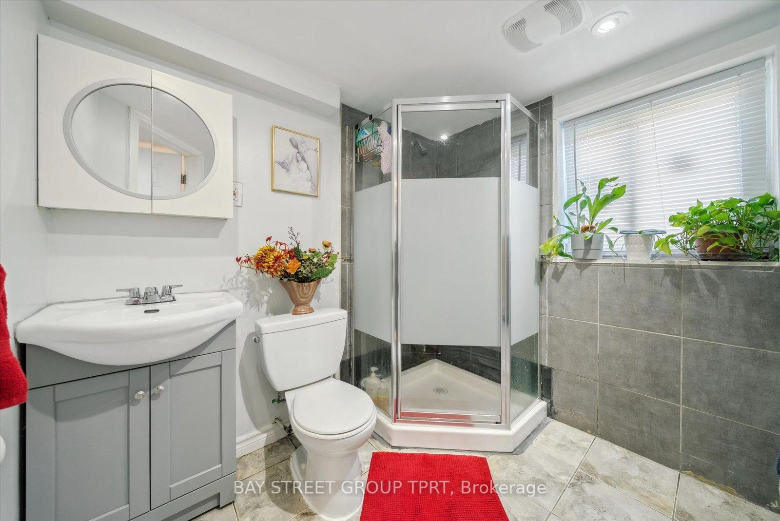 4 Bedrooms Condo at 16 Bur Oak, Toronto For sale