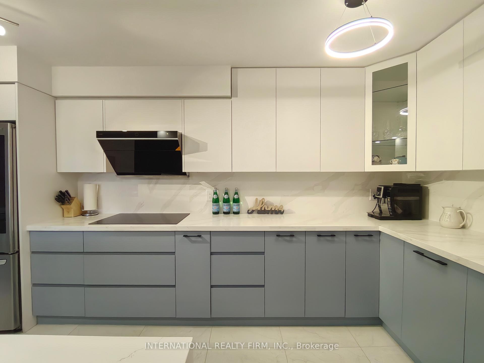 4 Bedrooms Condo at 880 Grandview, Toronto For sale