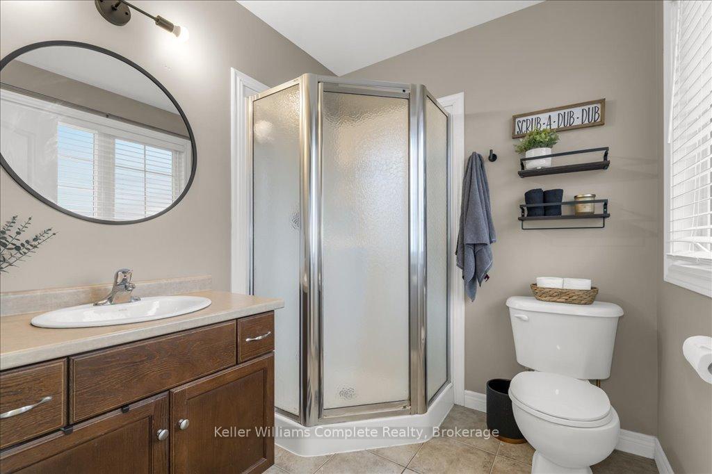 3 Bedrooms Condo at 6 Liddycoat,  Hamilton For sale