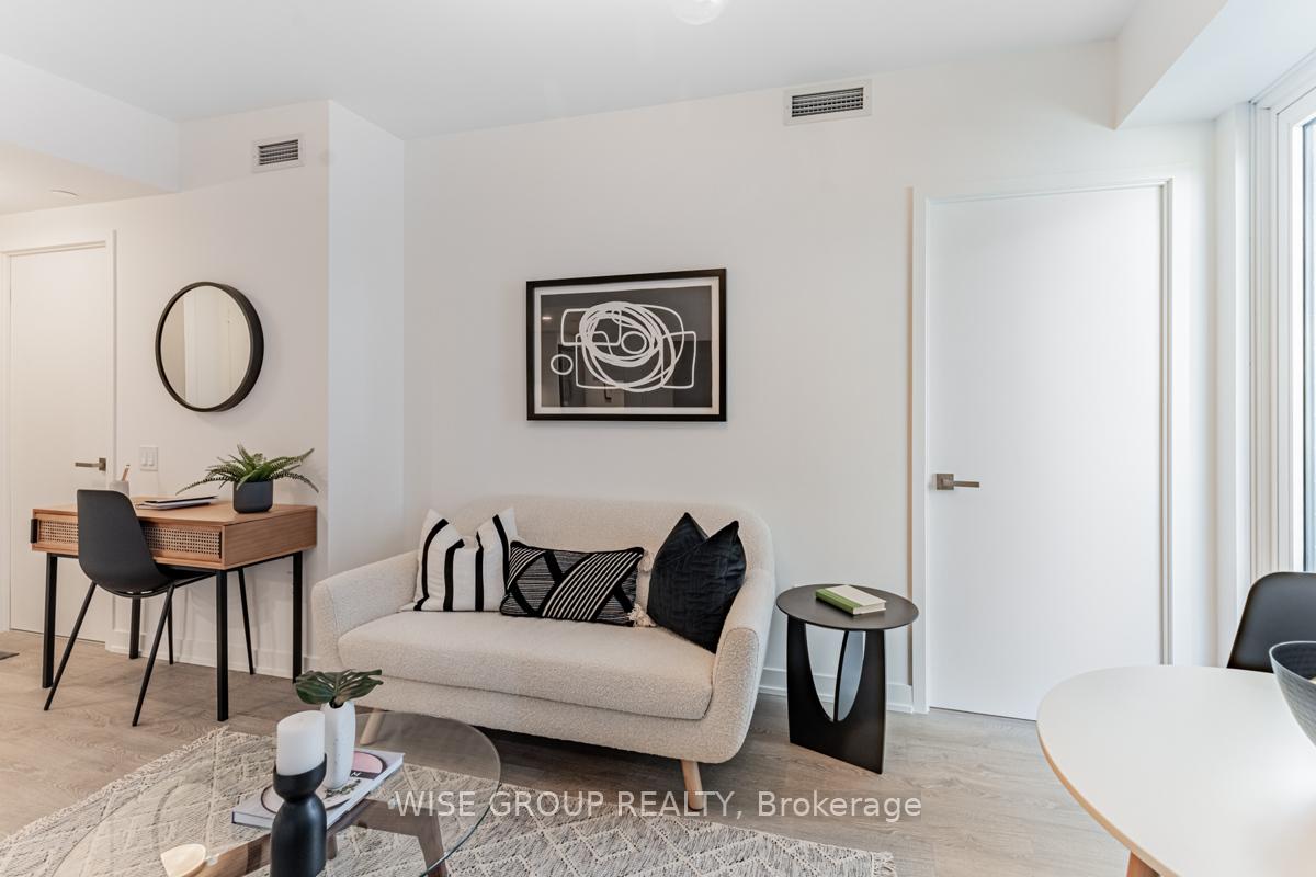 2 Bedrooms Condo at 500 Wilson,  Toronto For sale