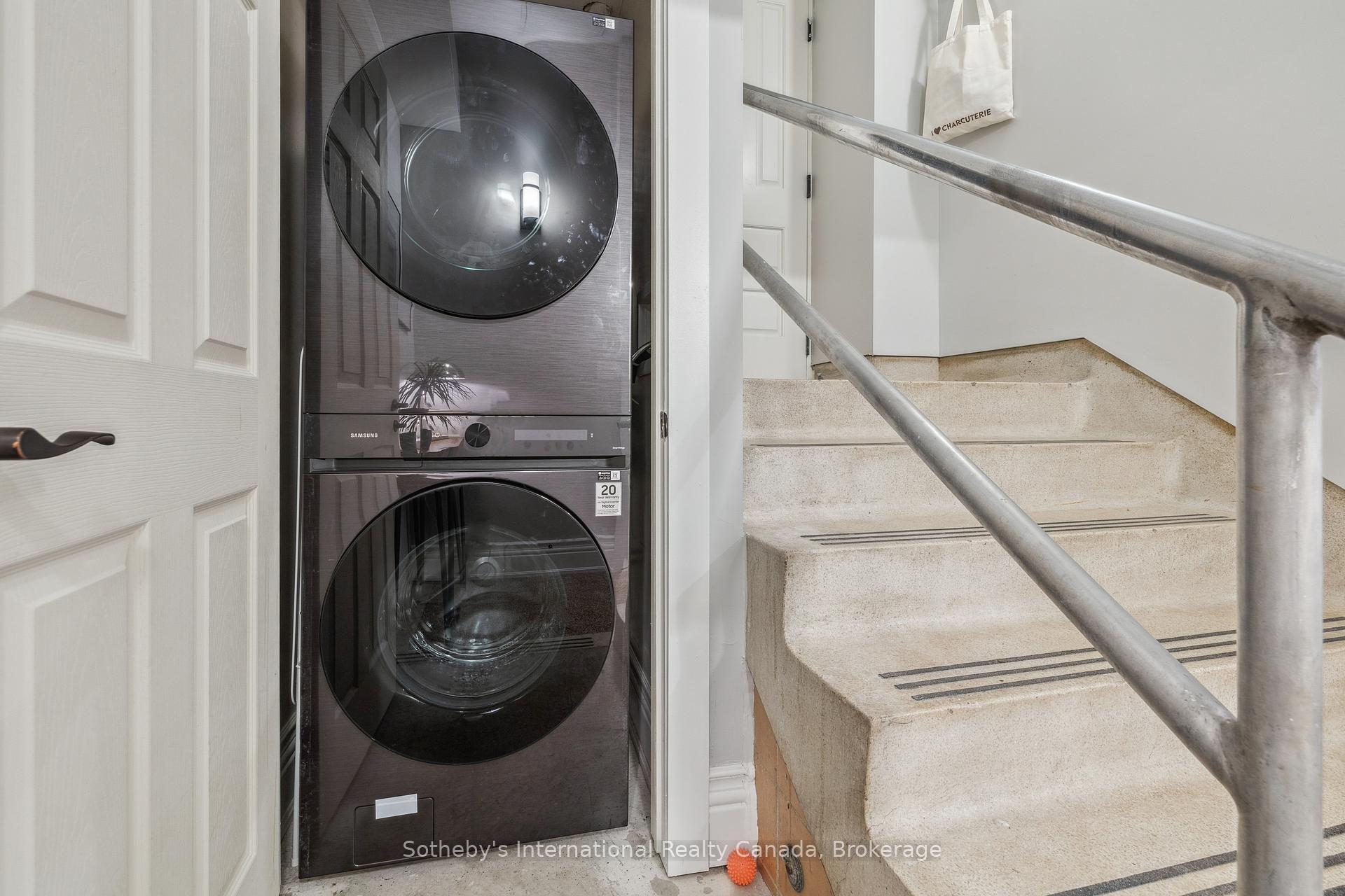 3 Bedrooms Condo at 200 Stinson, Hamilton For sale