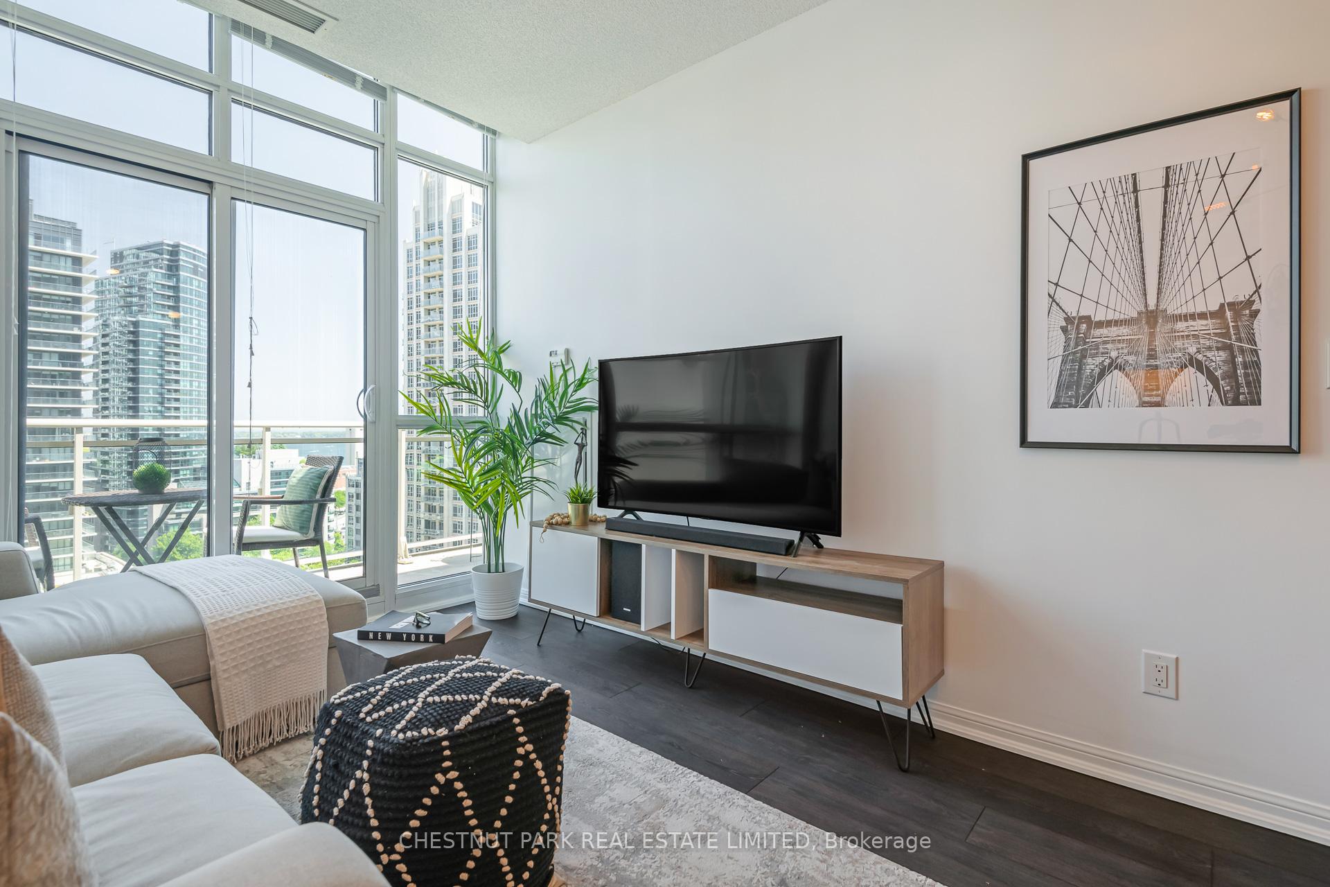 2 Bedrooms Condo at 35 Bastion, Toronto For sale