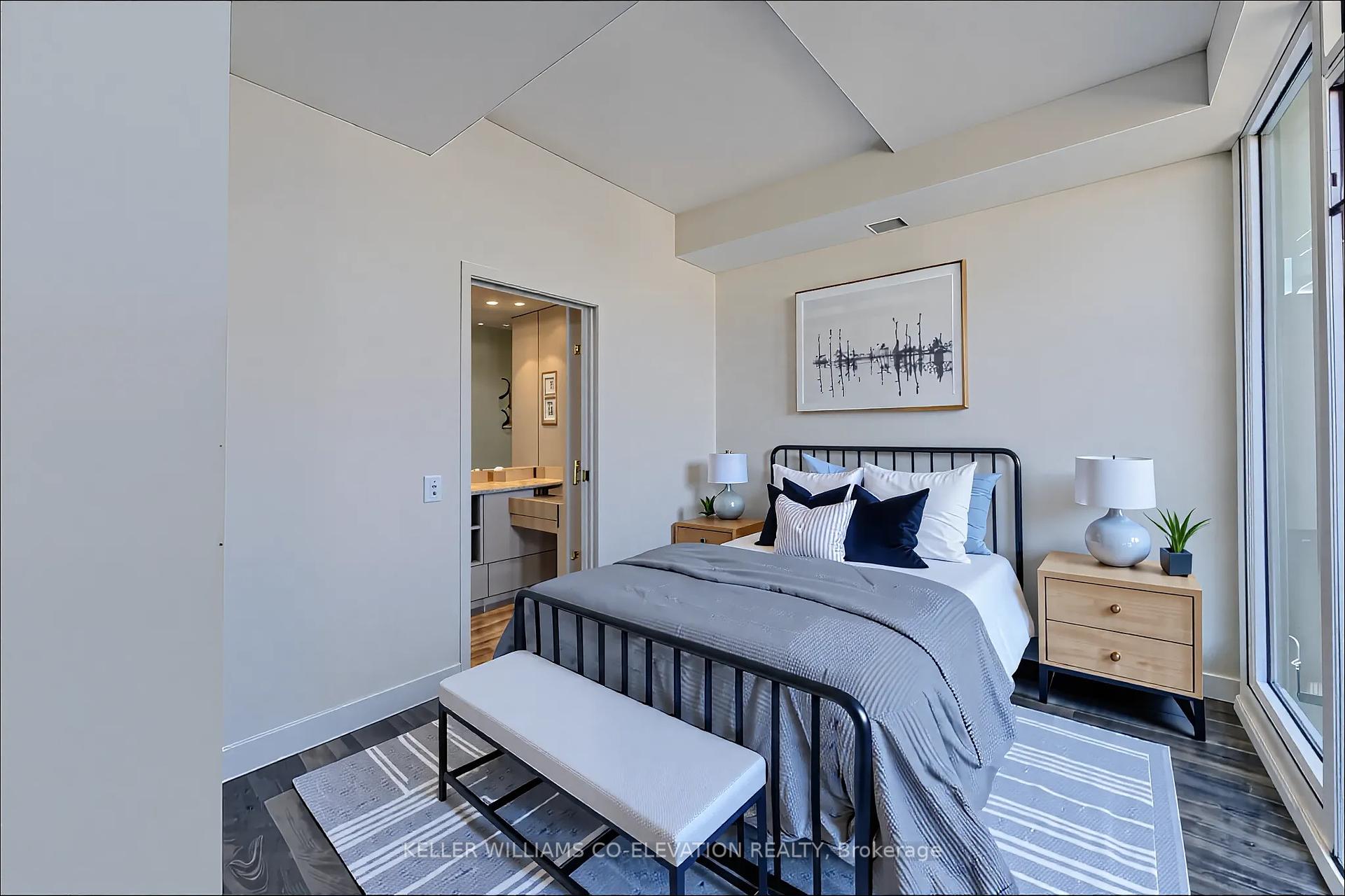 3 Bedrooms Condo at 3900 Confederation, Mississauga For sale