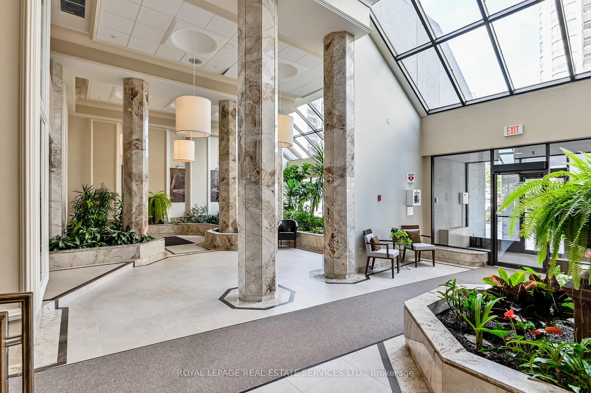 2 Bedrooms Condo at 2180 Marine,  Oakville For sale