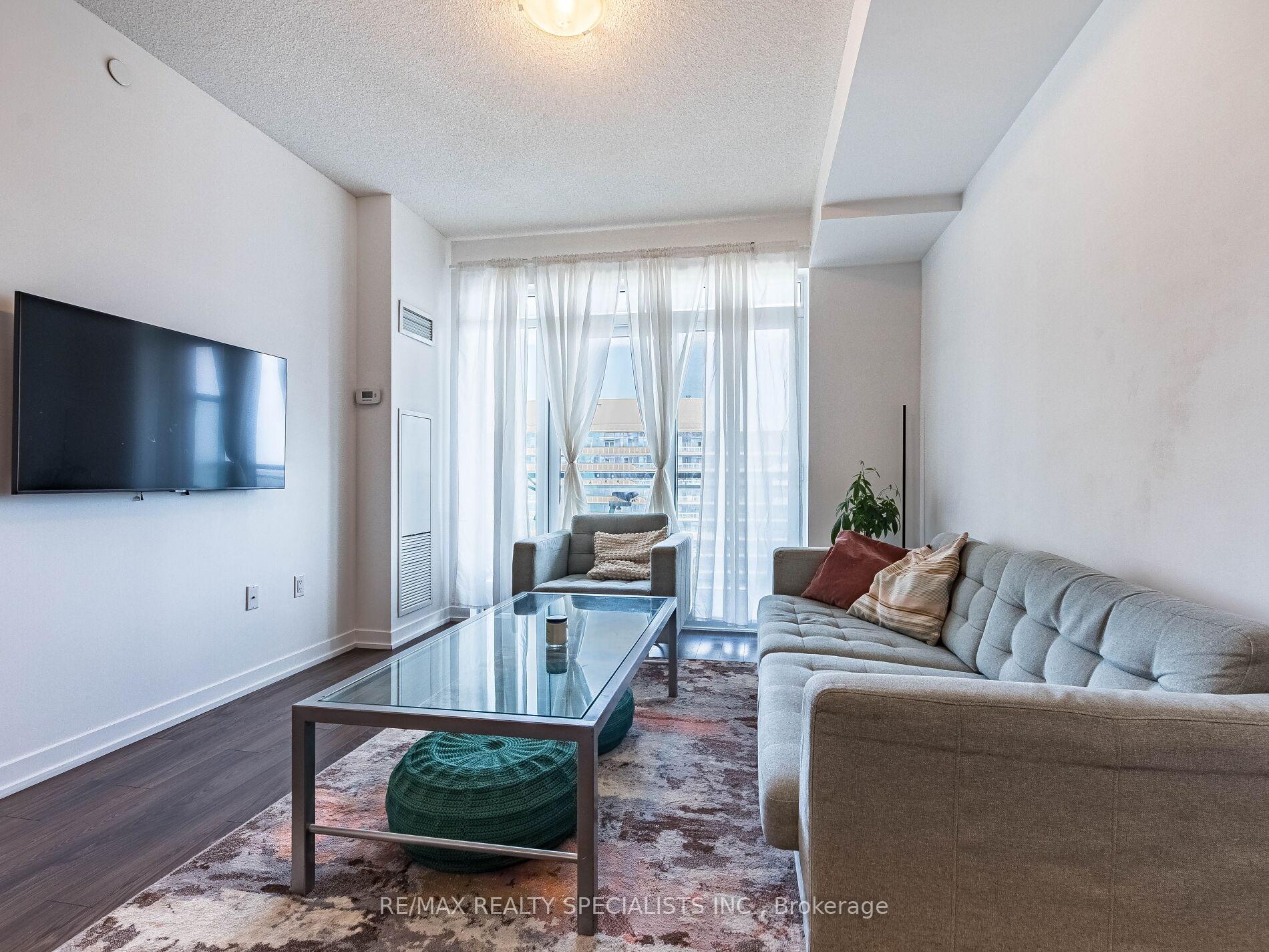 2 Bedrooms Condo at 2560 Eglinton, Mississauga For sale