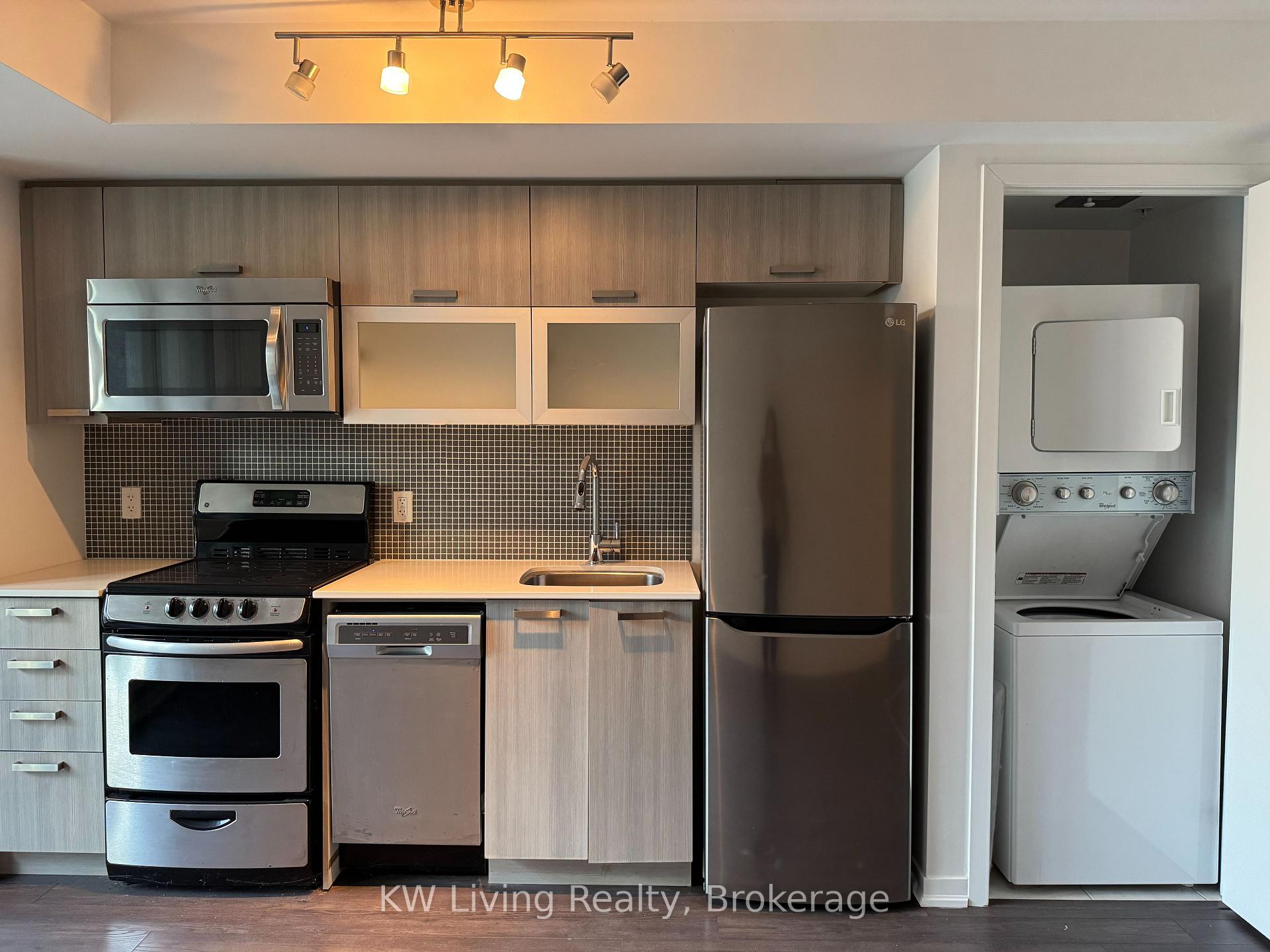 2 Bedrooms Condo at 68 Abell, Toronto For sale