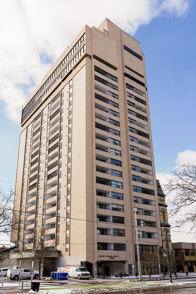 389 Dundas