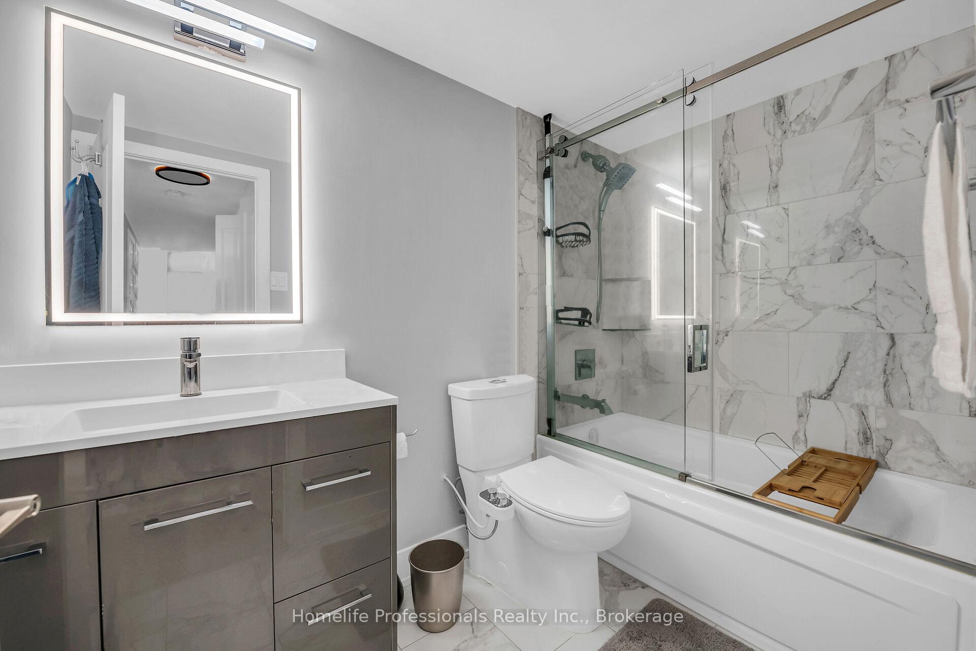 2 Bedrooms Condo at 120 Duke,  Hamilton For sale