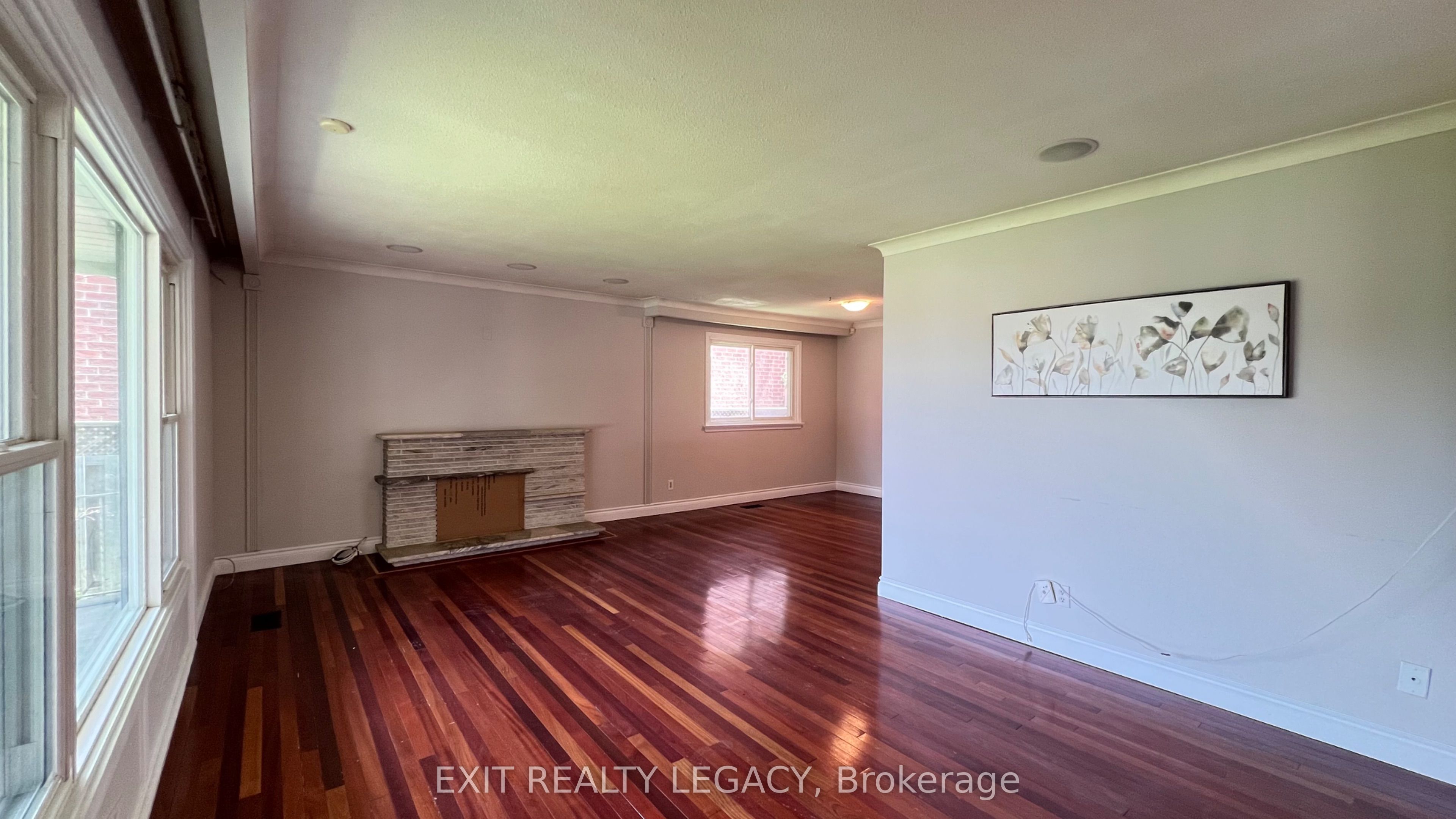 89 Bond Crescent