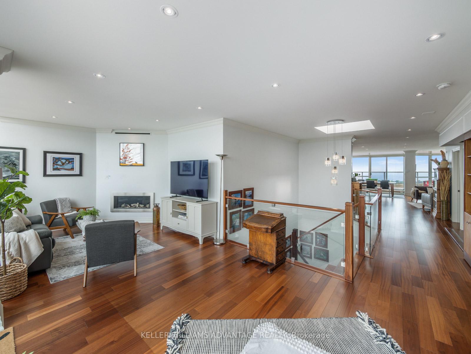 3 Bedrooms Condo at 20 Guildwood,  Toronto For sale