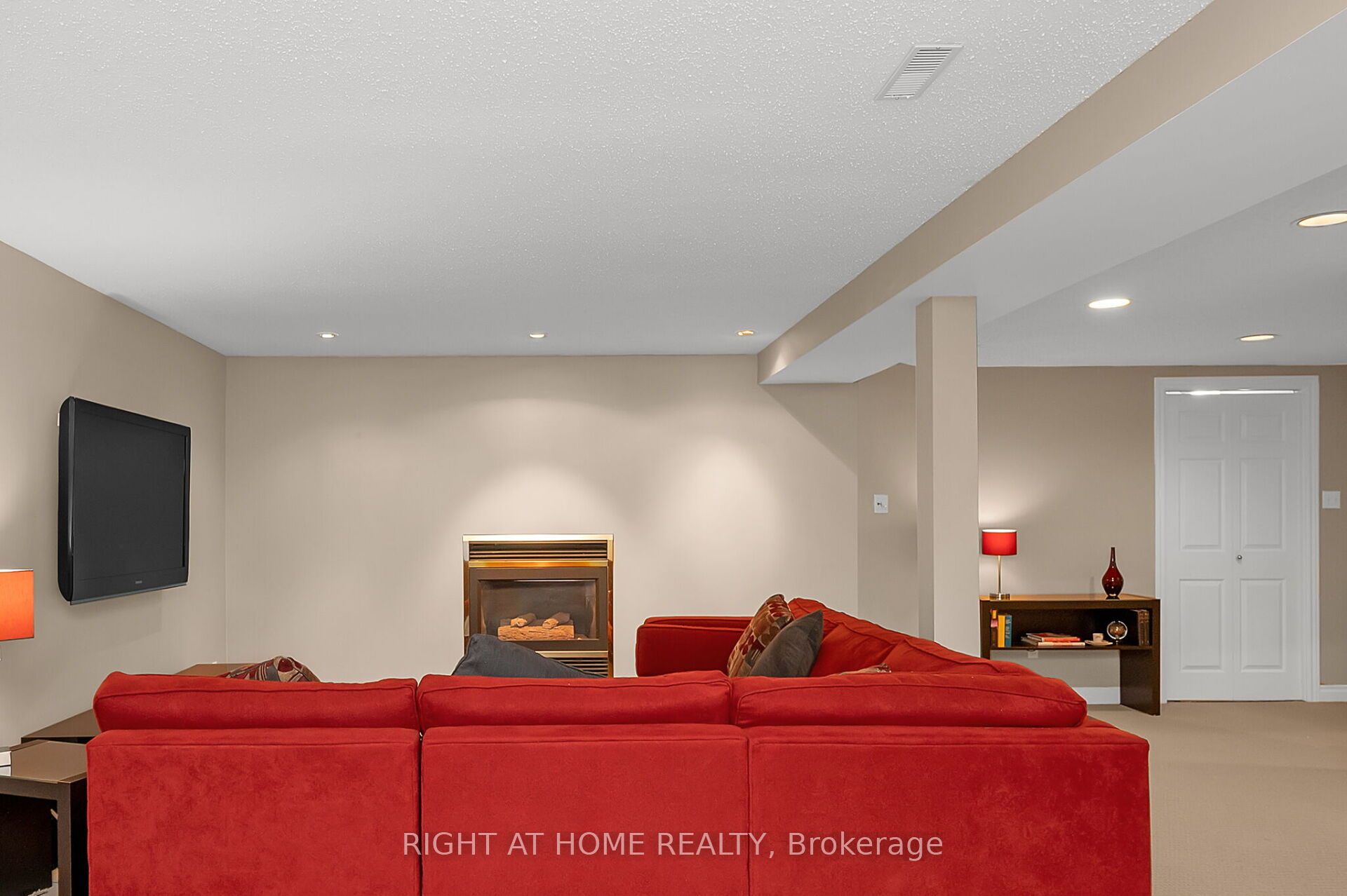 10 Riley Street, Hamilton, ON L9H 7E8