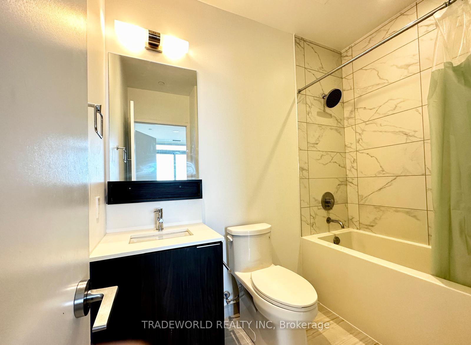 3 Bedrooms Condo at 898 Portage, Vaughan For sale