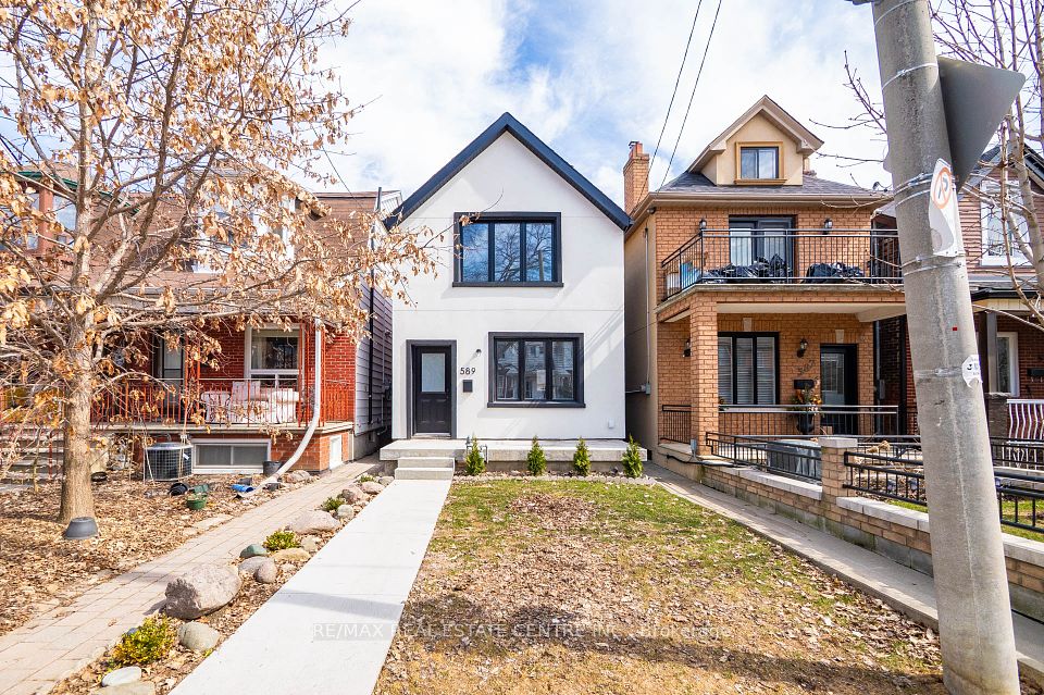 589 St Clarens