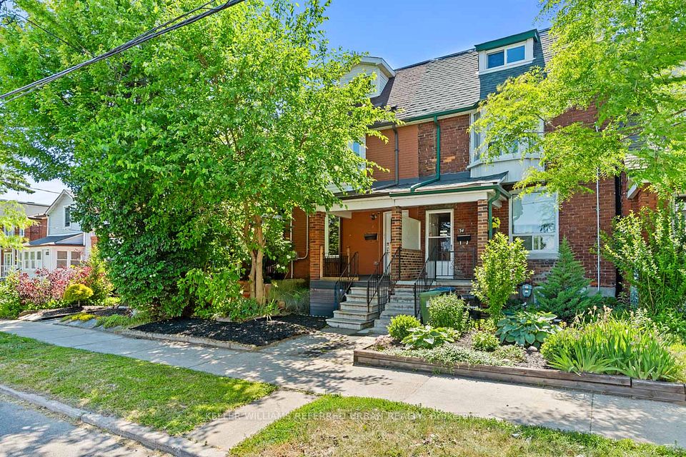 32 Castleton