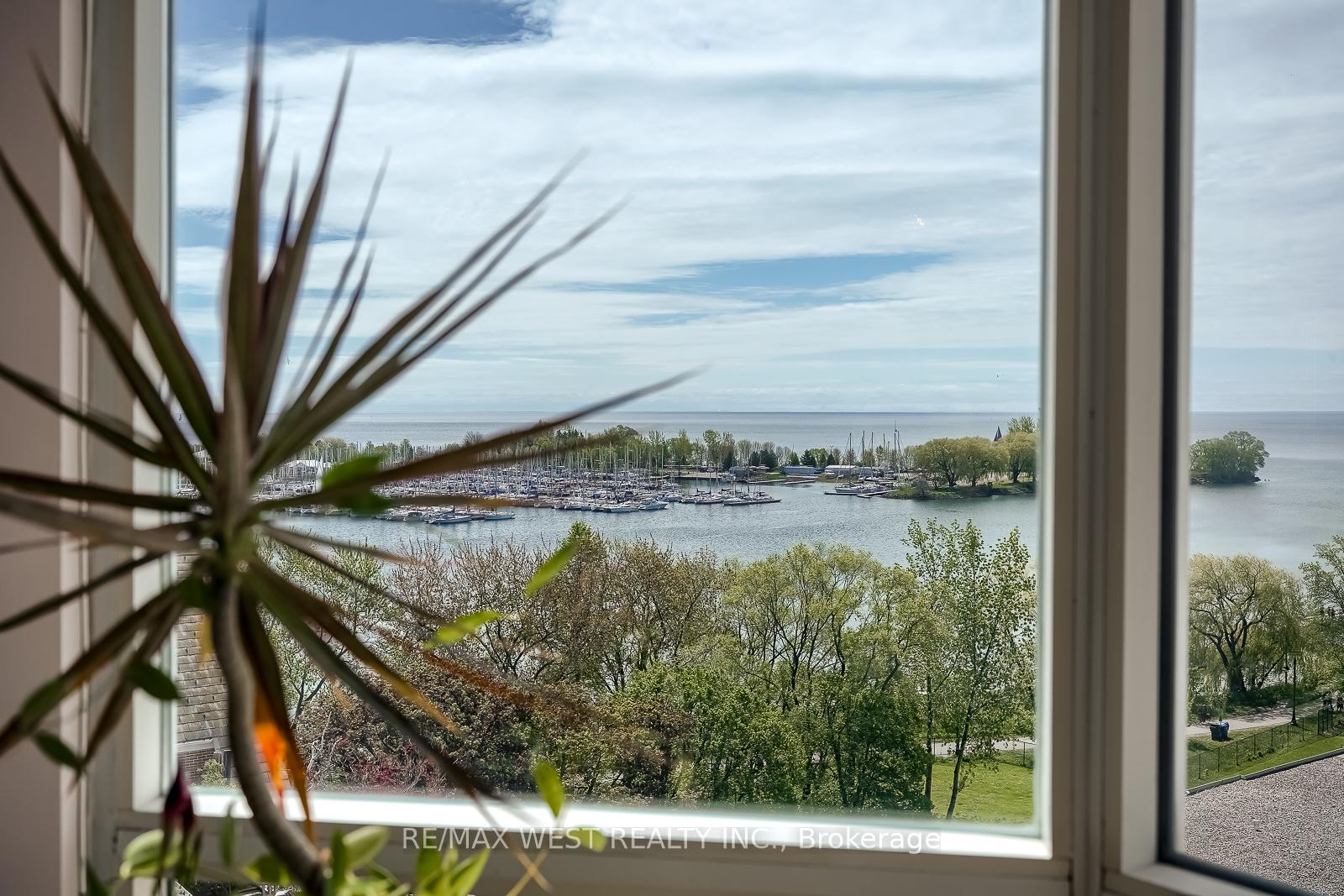 3 Bedrooms Condo at 2285 Lake Shore, Toronto For sale