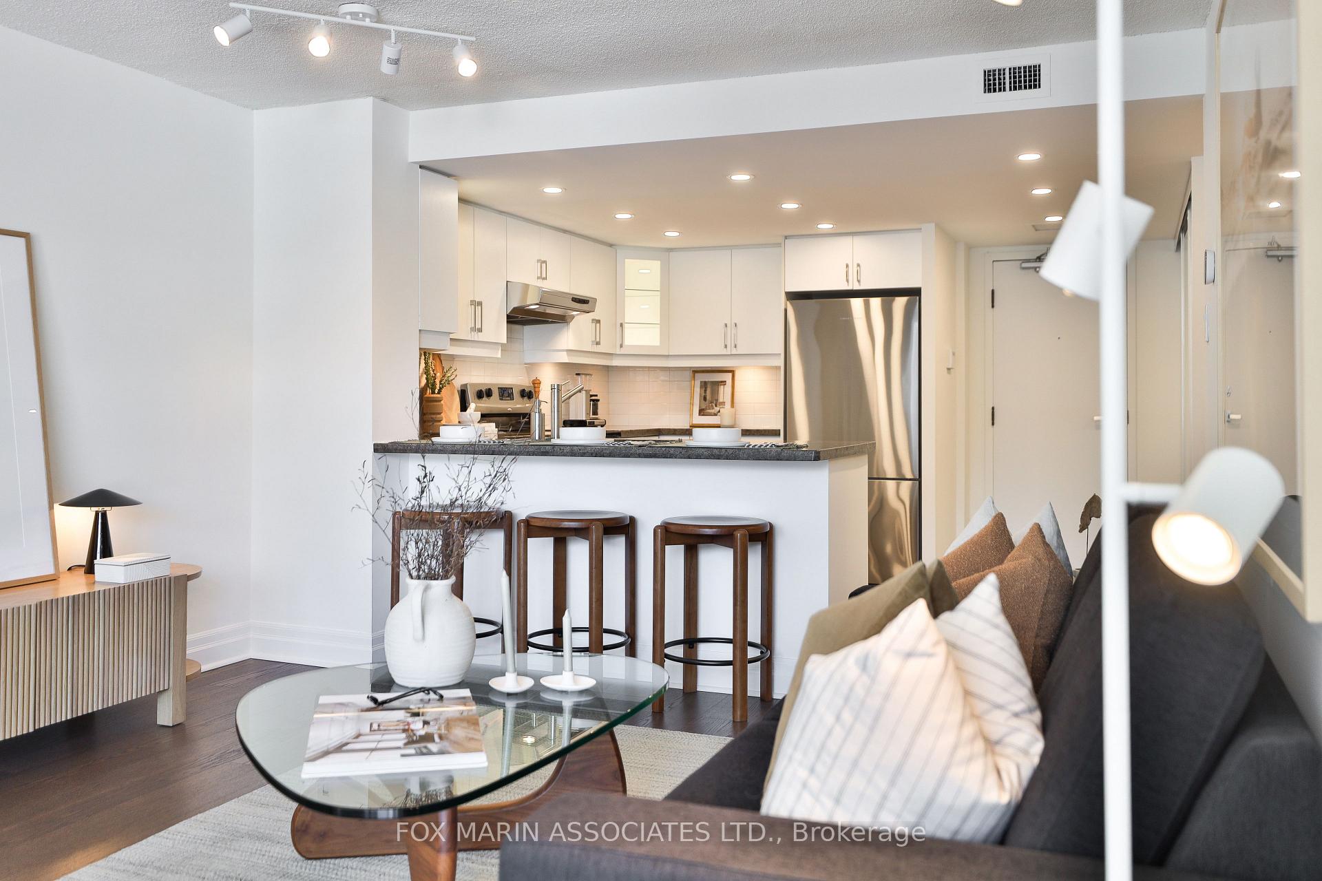 2 Bedrooms Condo at 701 King, Toronto For sale