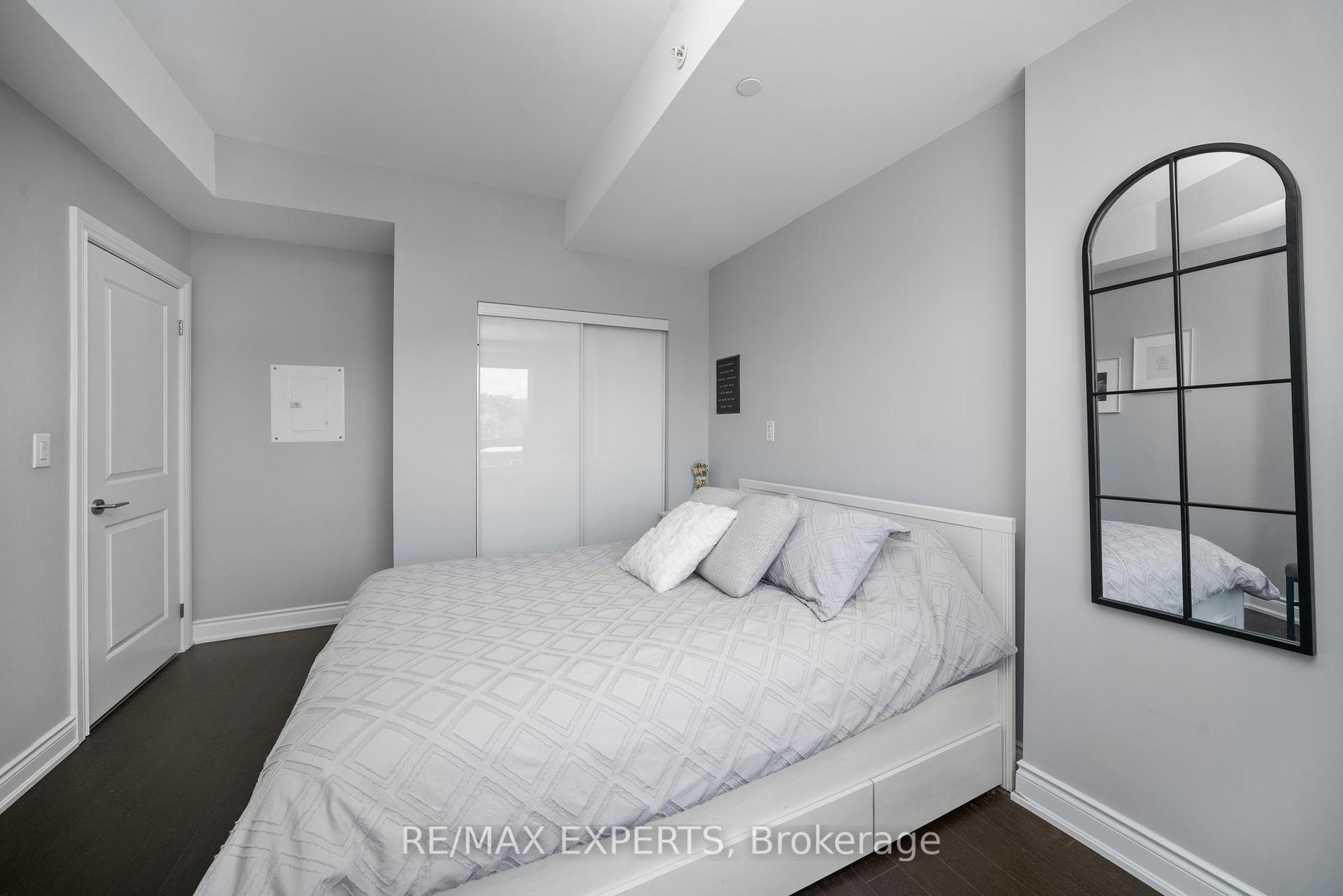 1 Bedroom Condo at 86 Woodbridge, Vaughan For sale