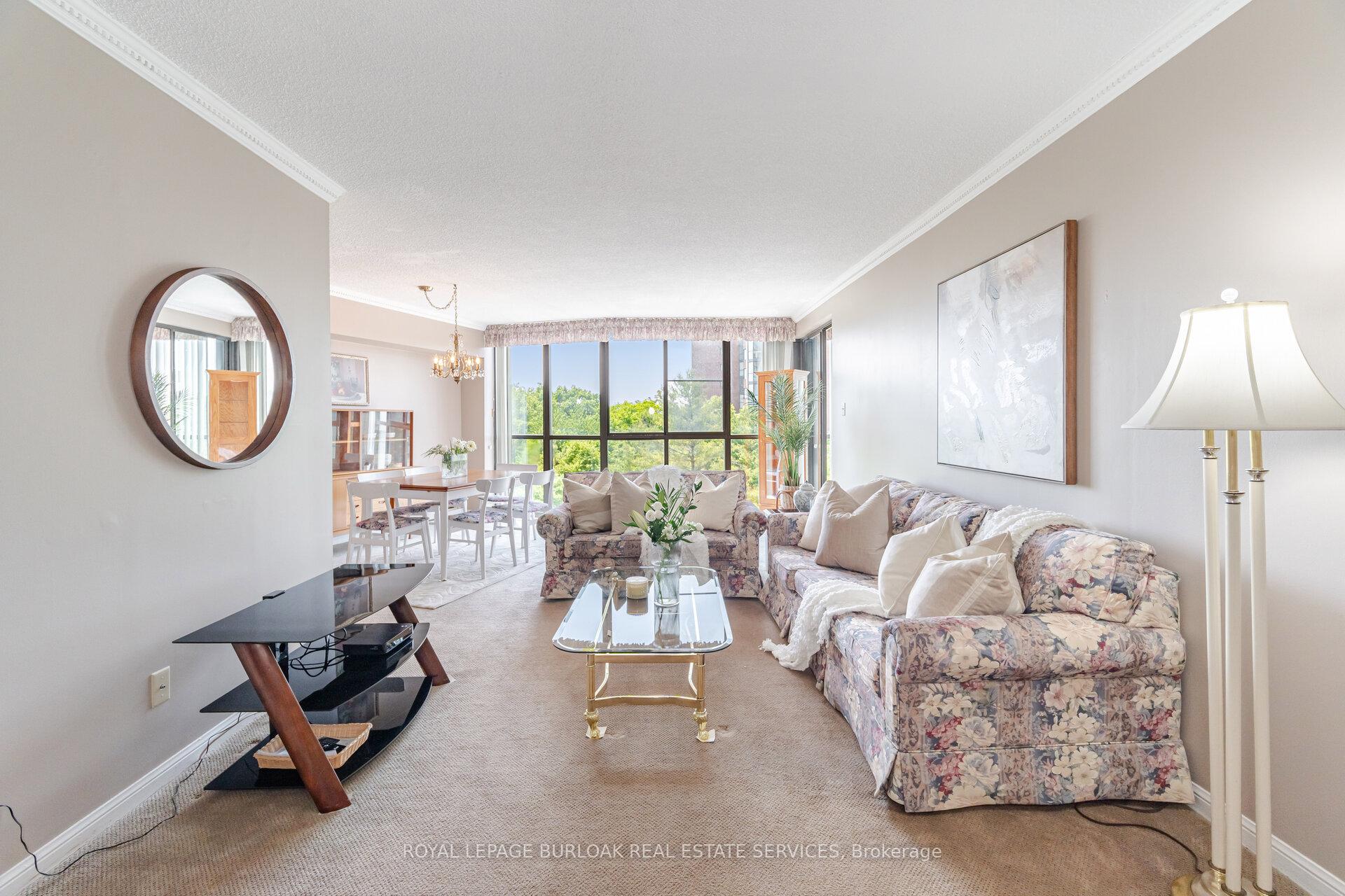 2 Bedrooms Condo at 1230 Marlborough, Oakville For sale