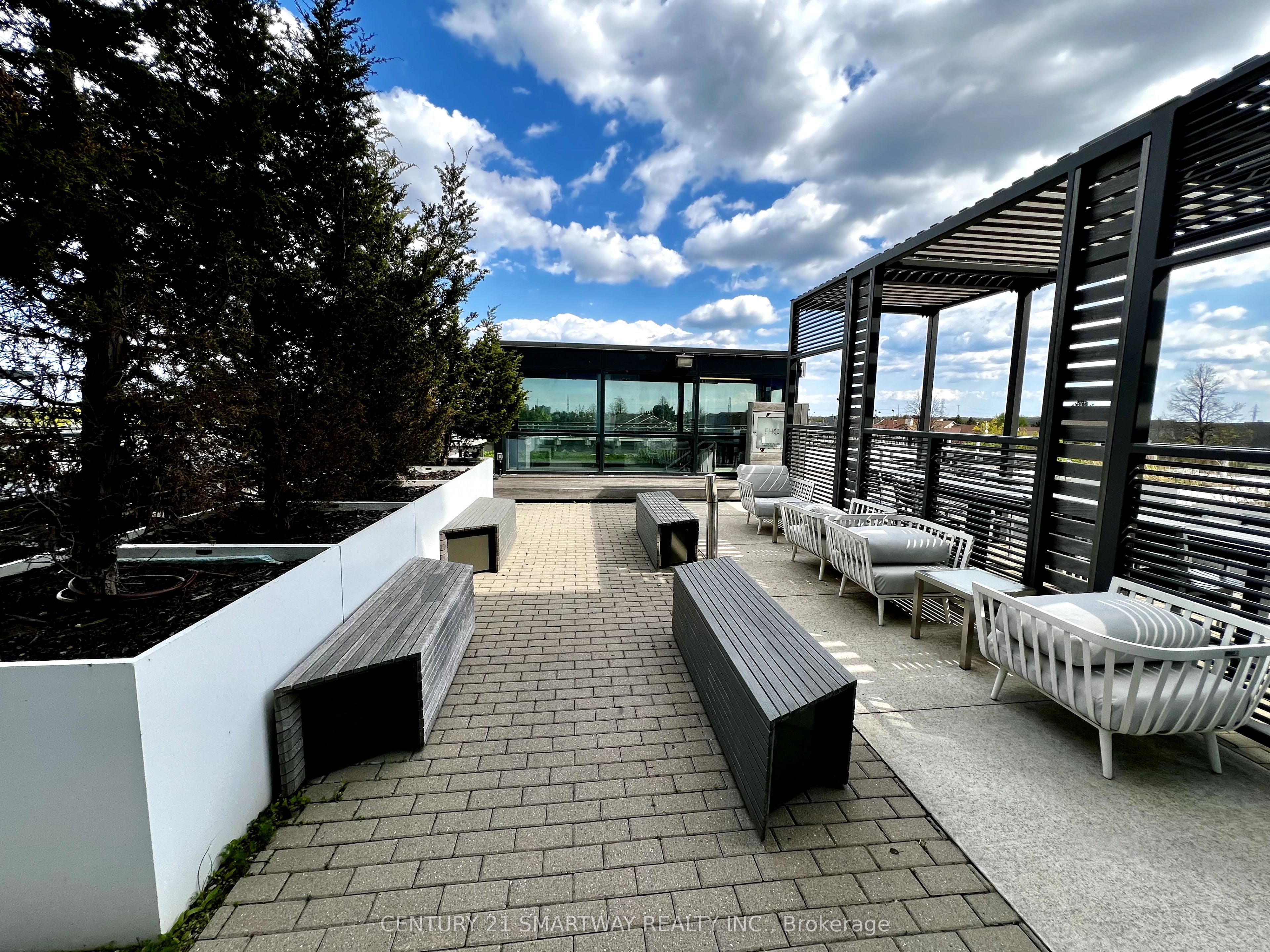 2560 Eglinton Avenue W, #1408