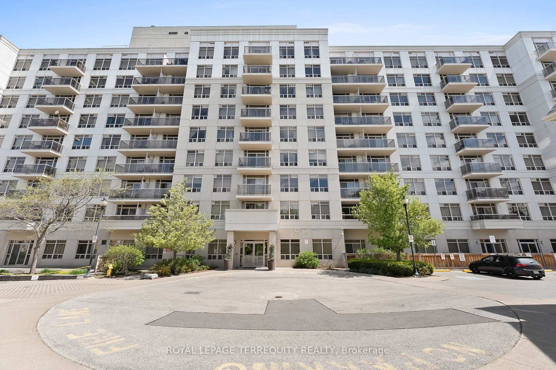 3 Bedrooms Condo at 3650 Kingston RD, Toronto For sale
